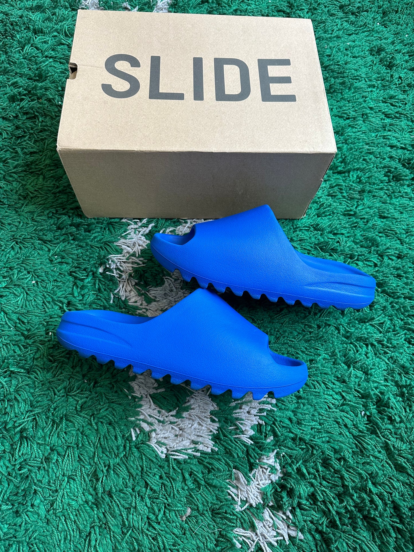 Yeezy Slide “Azure”