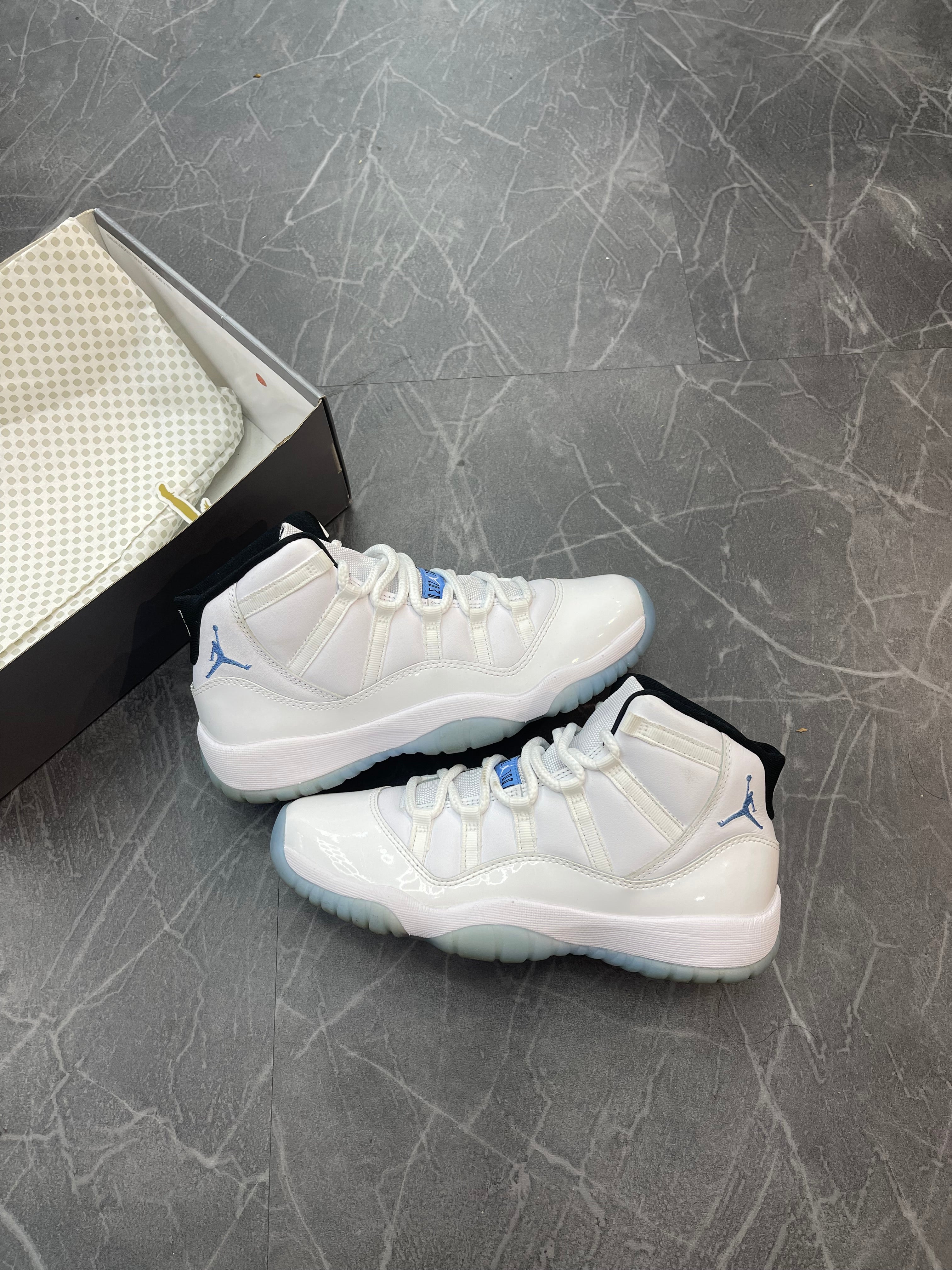 Jordan 11 “Legend Blue”