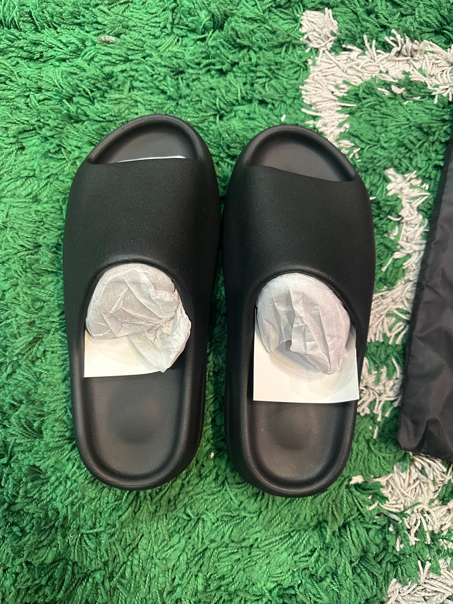 Yeezy Slide “Onyx” YS-01