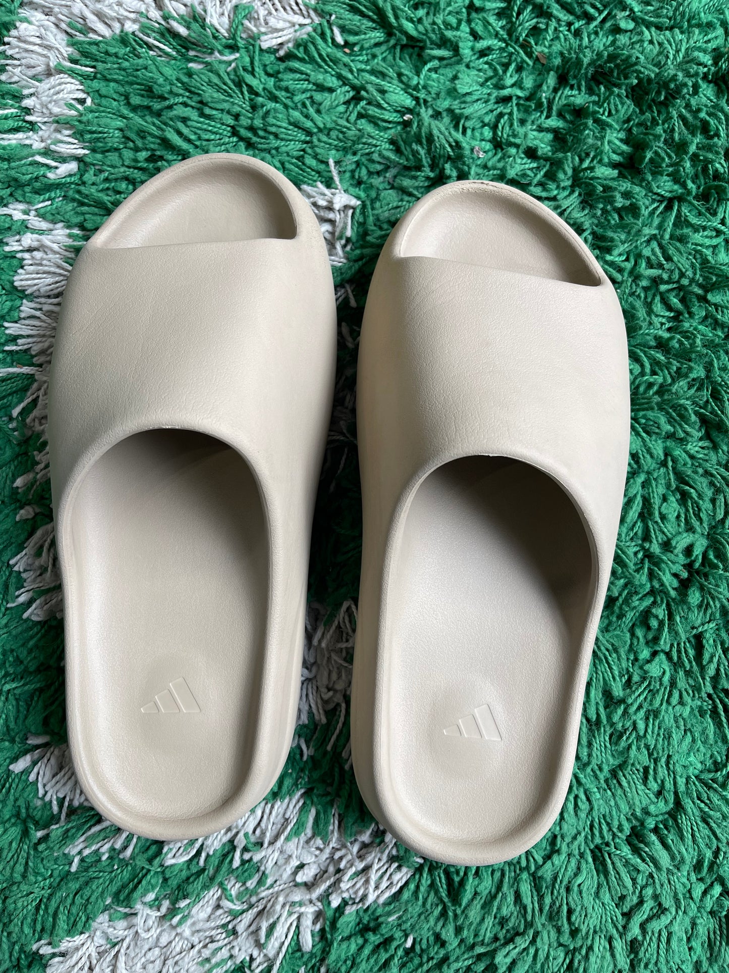 Yeezy Slides “Pure”