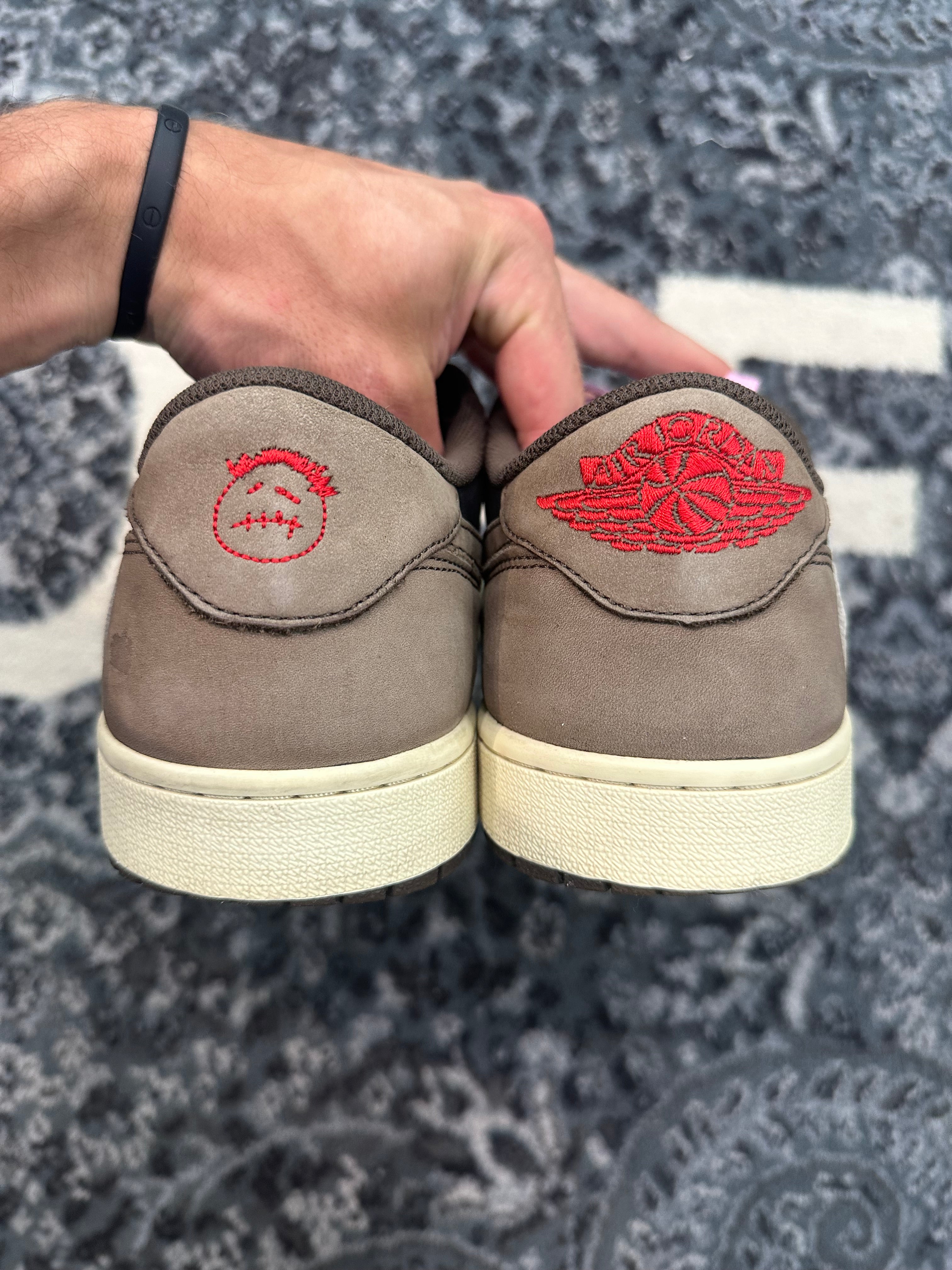 Jordan 1 Low Travis Scott “Mocha”