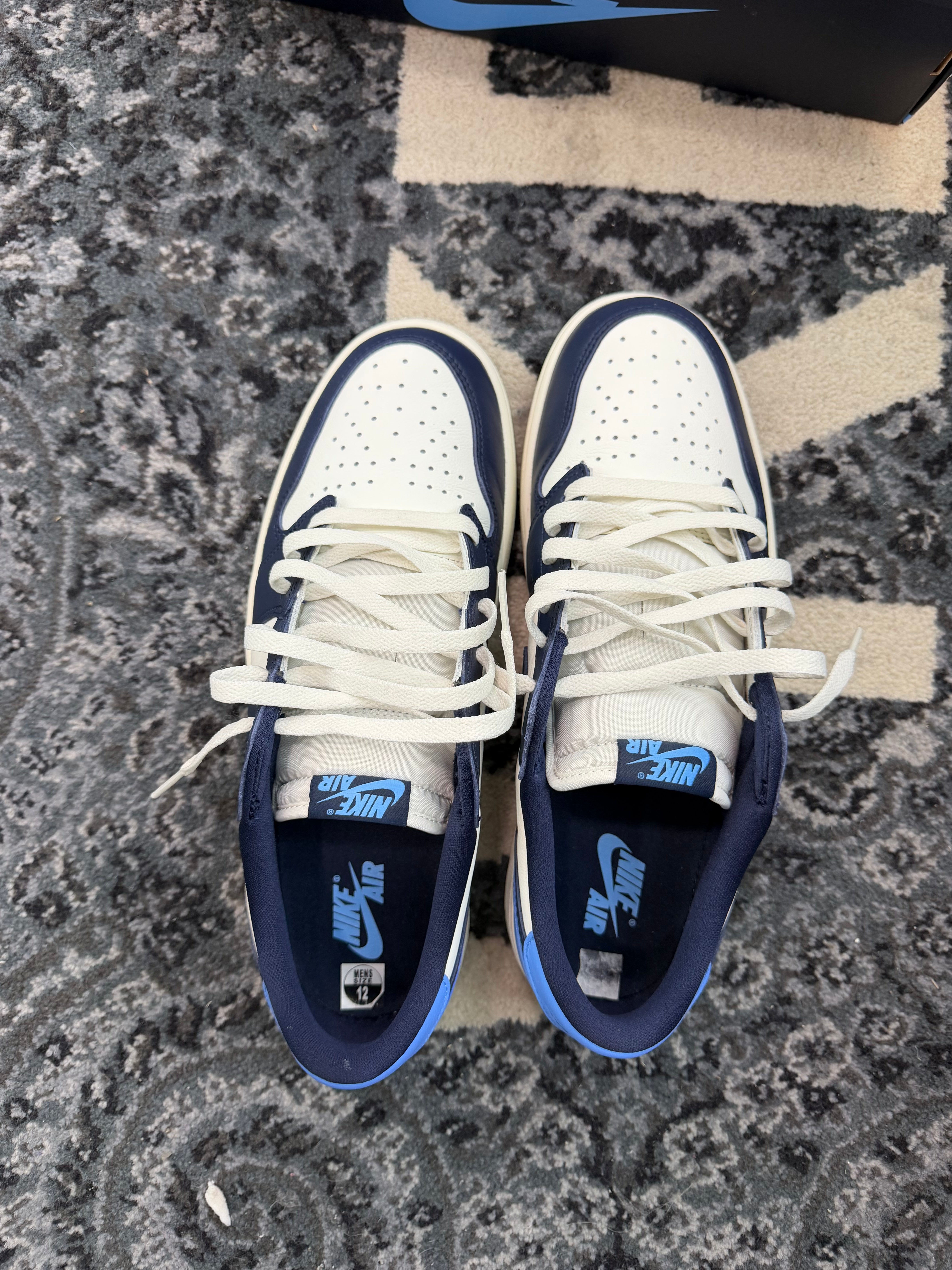 Jordan 1 Low “Obsidian”
