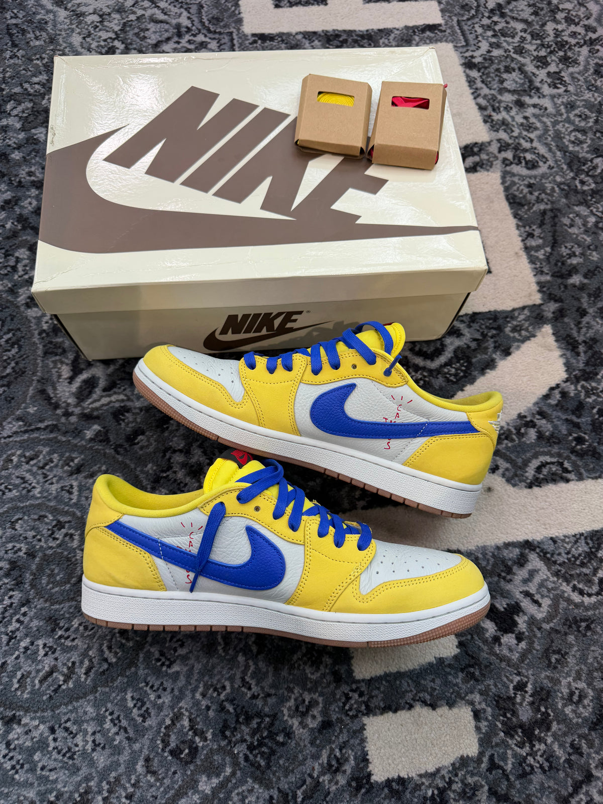 Jordan 1 Low Travis Scott “Canary”