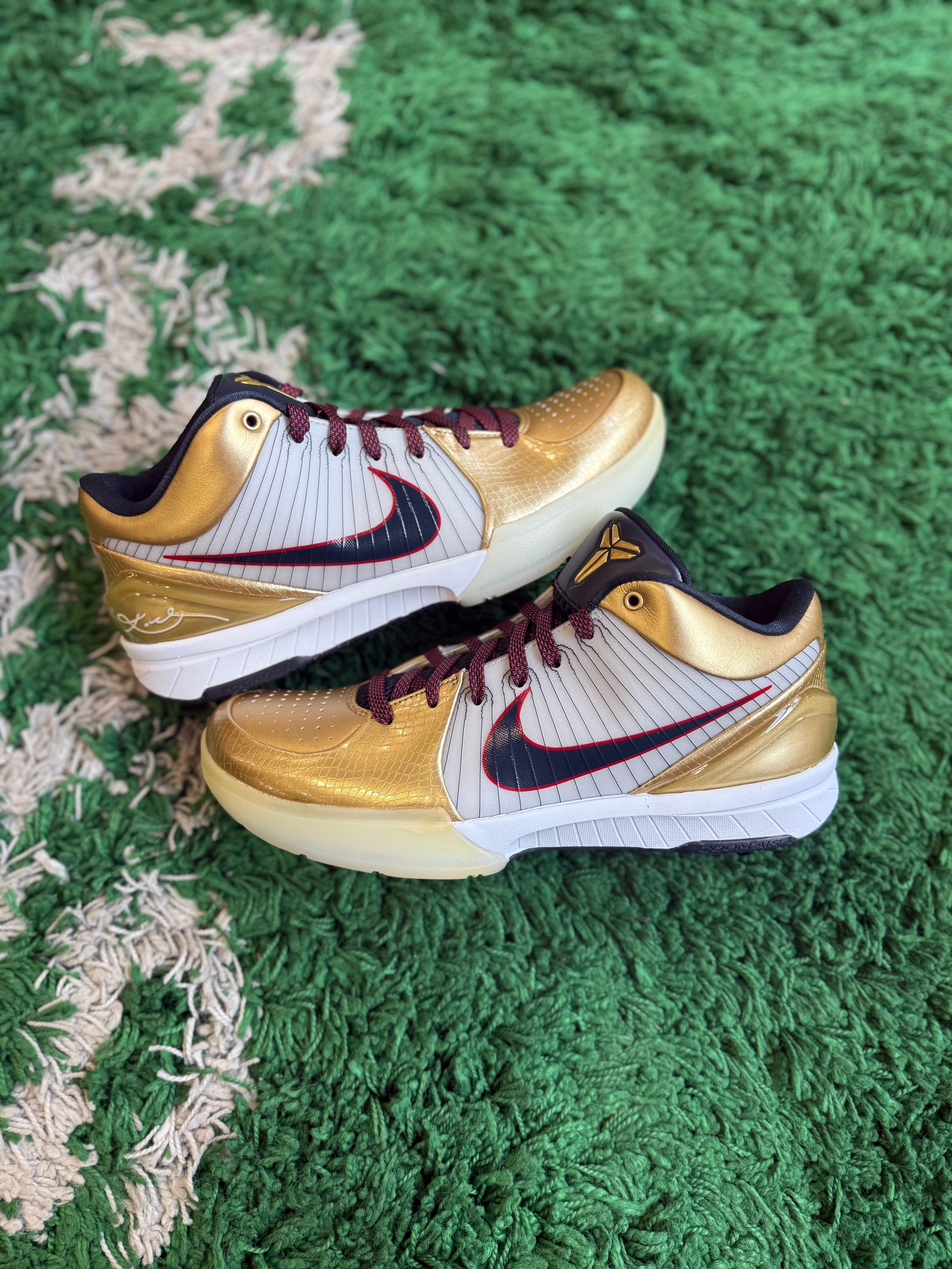 Kobe 4 Protro “Gold Medal”