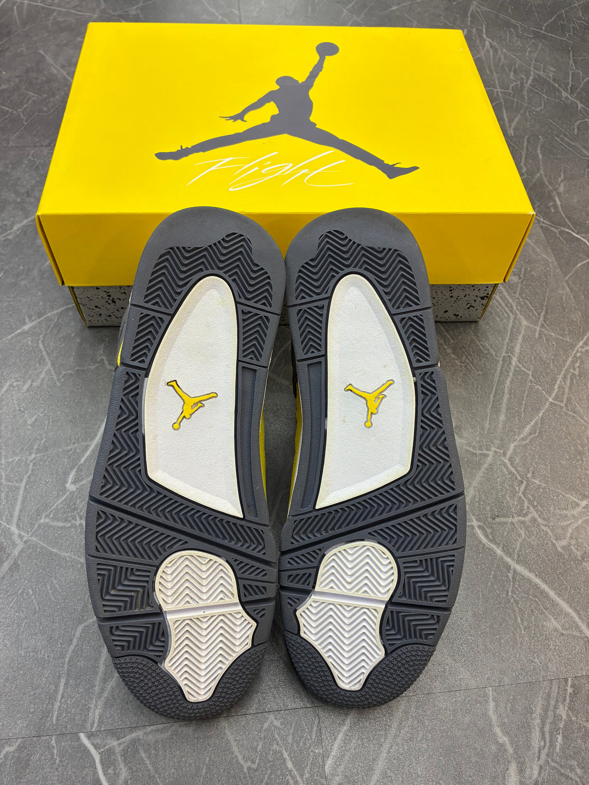 Jordan 4 “Lightning”