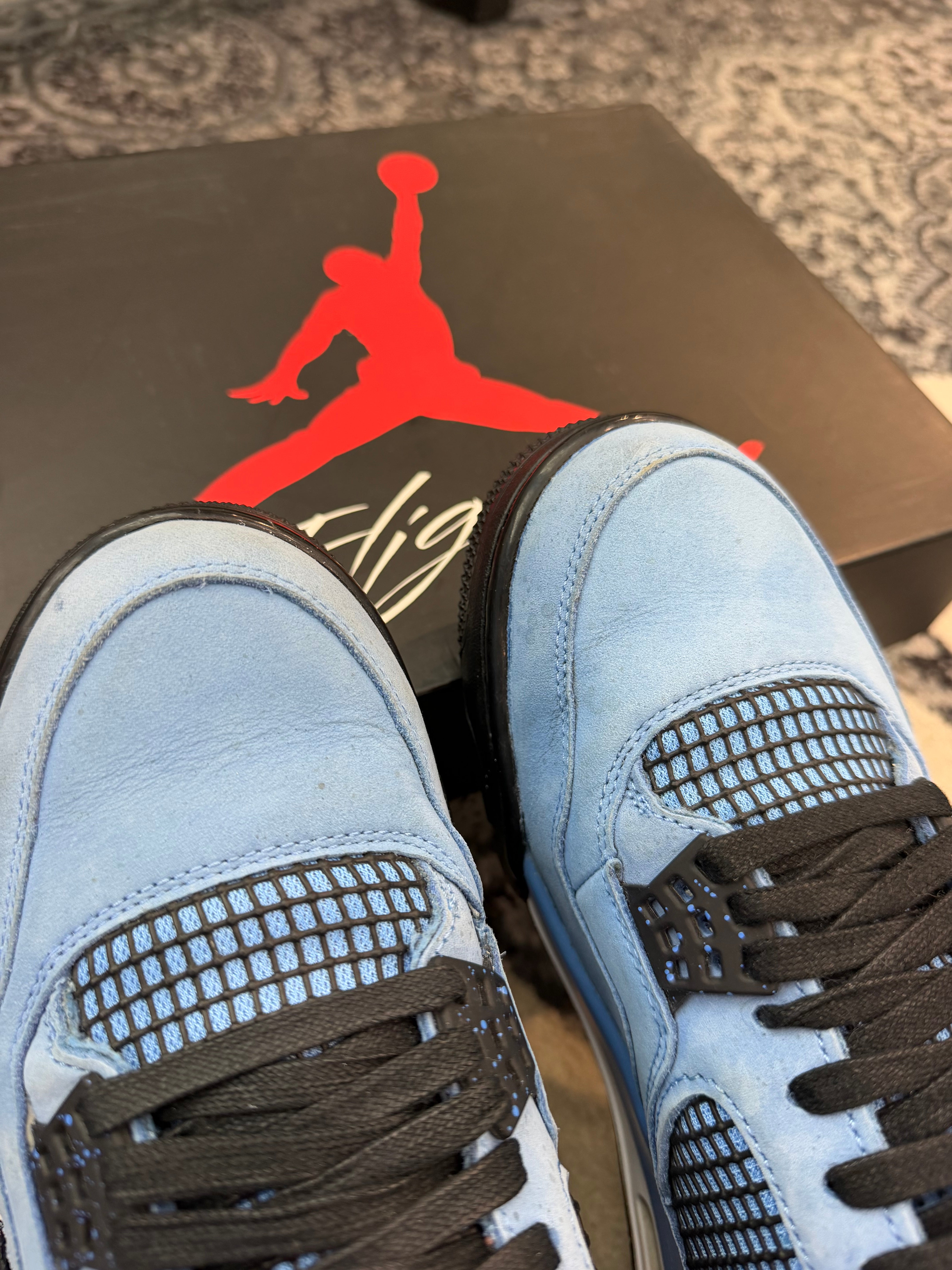 Jordan 4 x Travis Scott “Cactus Jack”