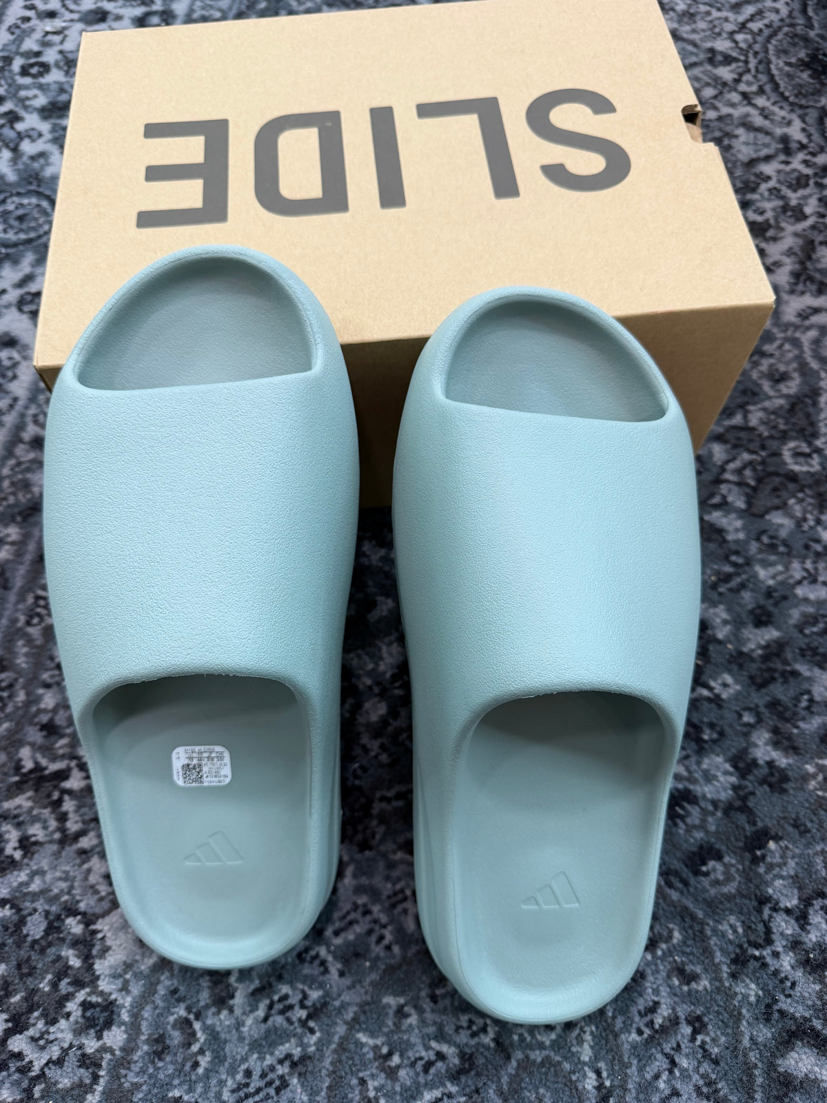 Yeezy Slides “Salt”