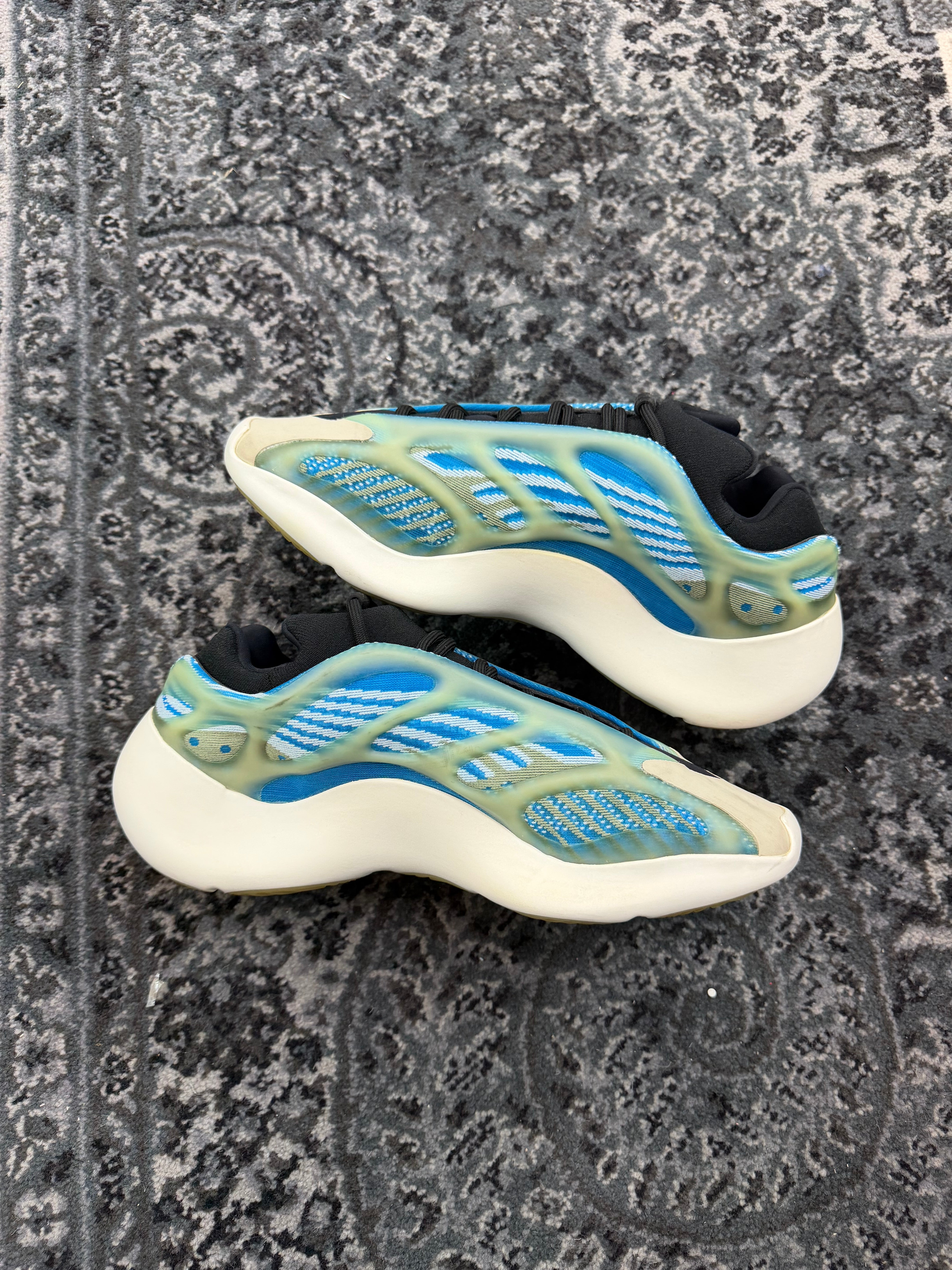 Yeezy 700 “Arzareth”