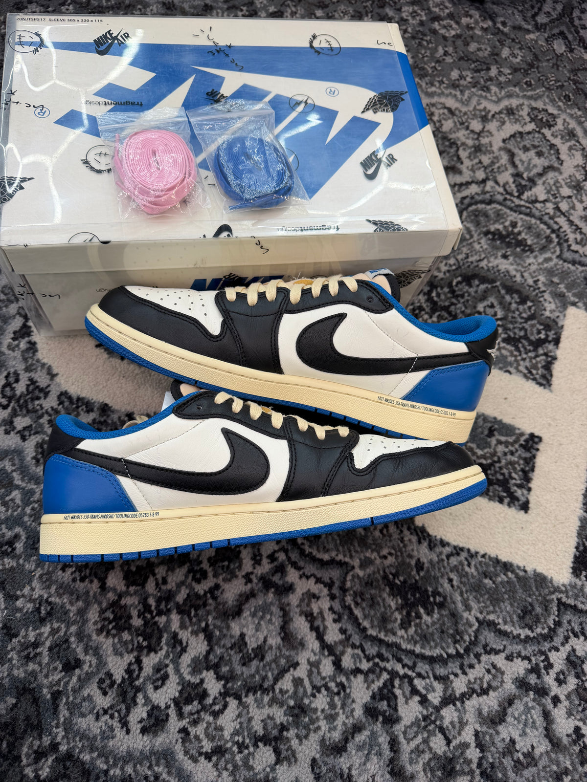 Jordan 1 Low x Travis Scott “Fragment”