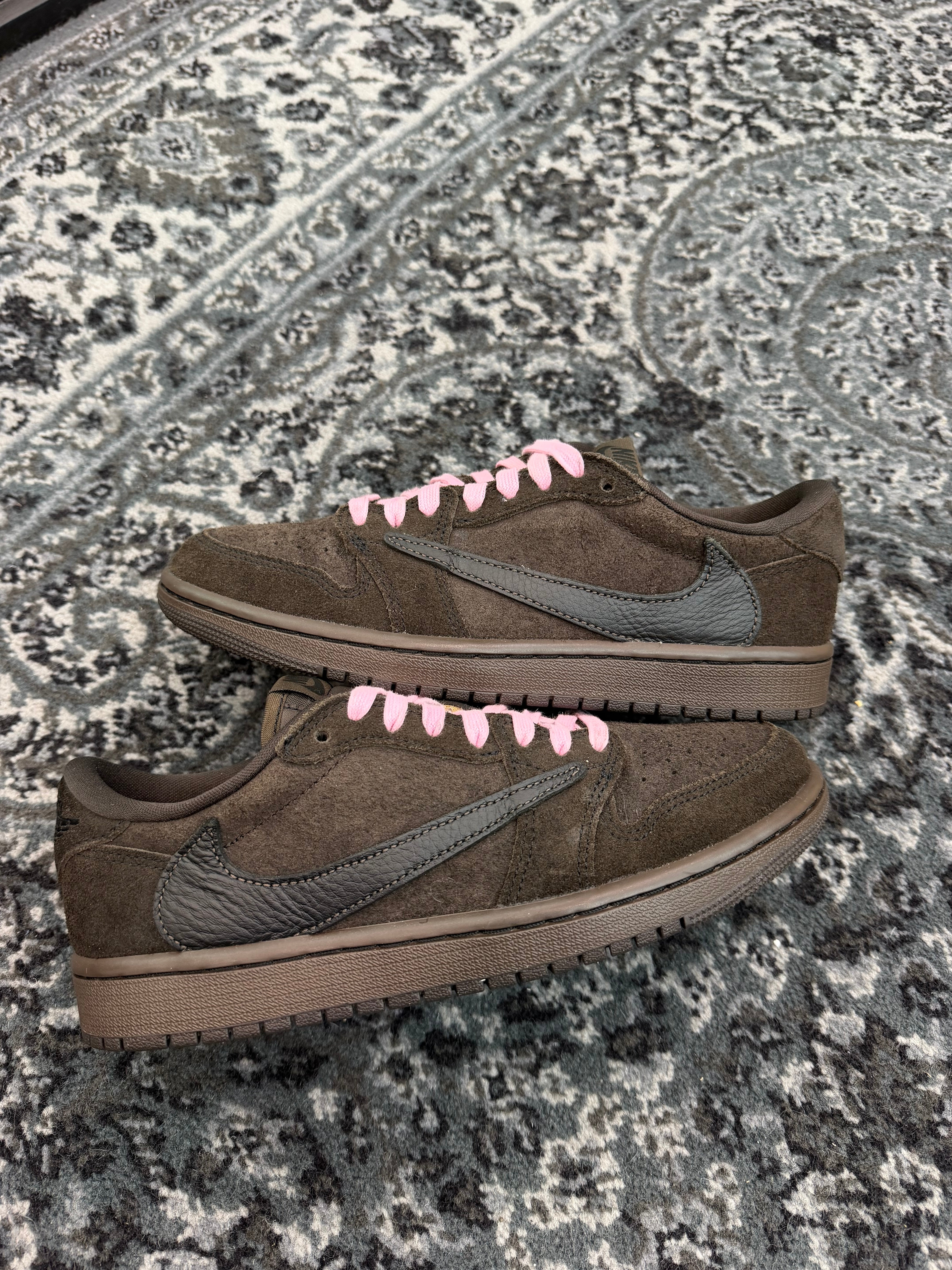 Jordan 1 Low x Travis Scott “Velvet Brown”