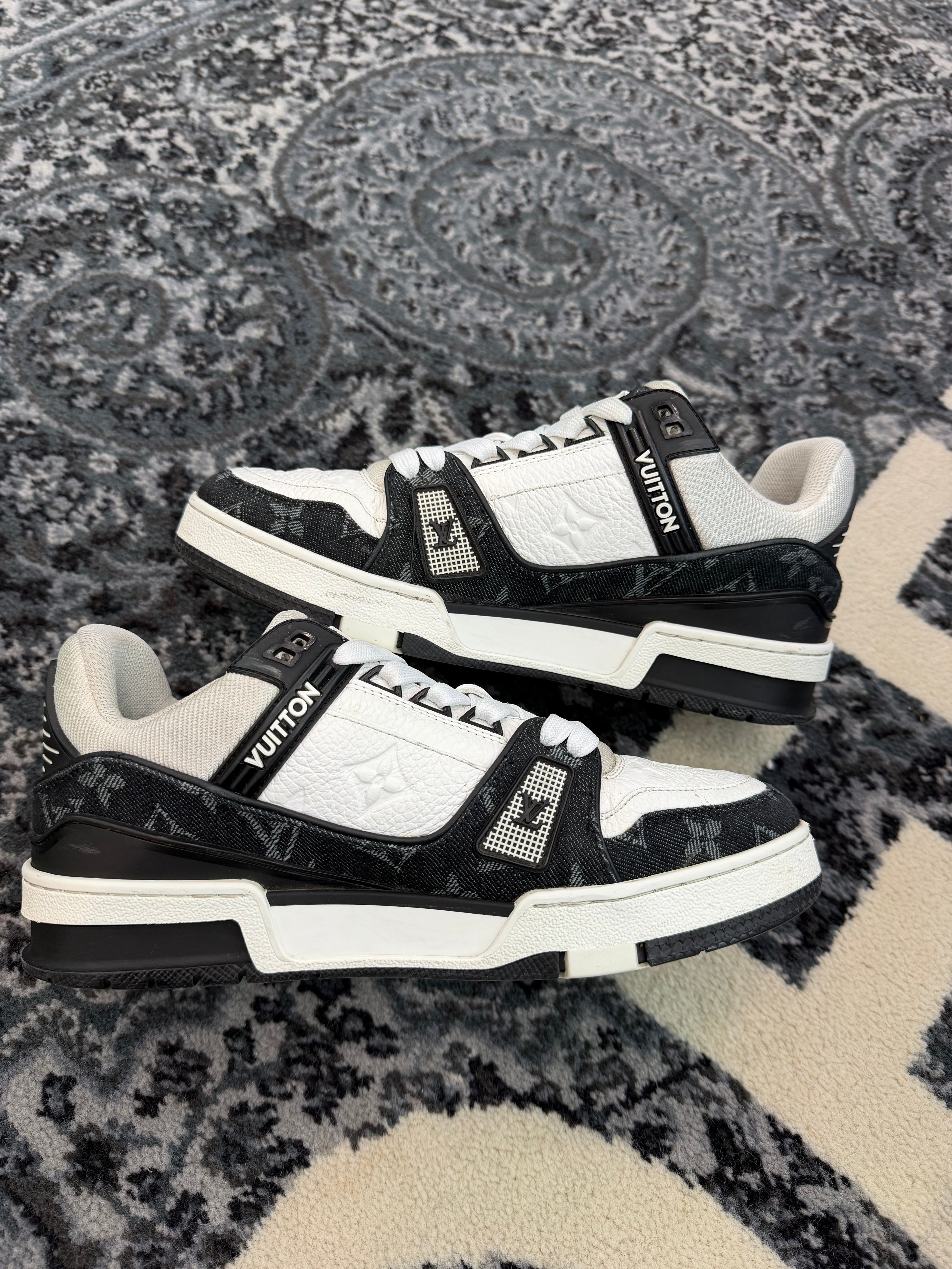 Louis Vuitton Trainer “Denim Black Monogram”