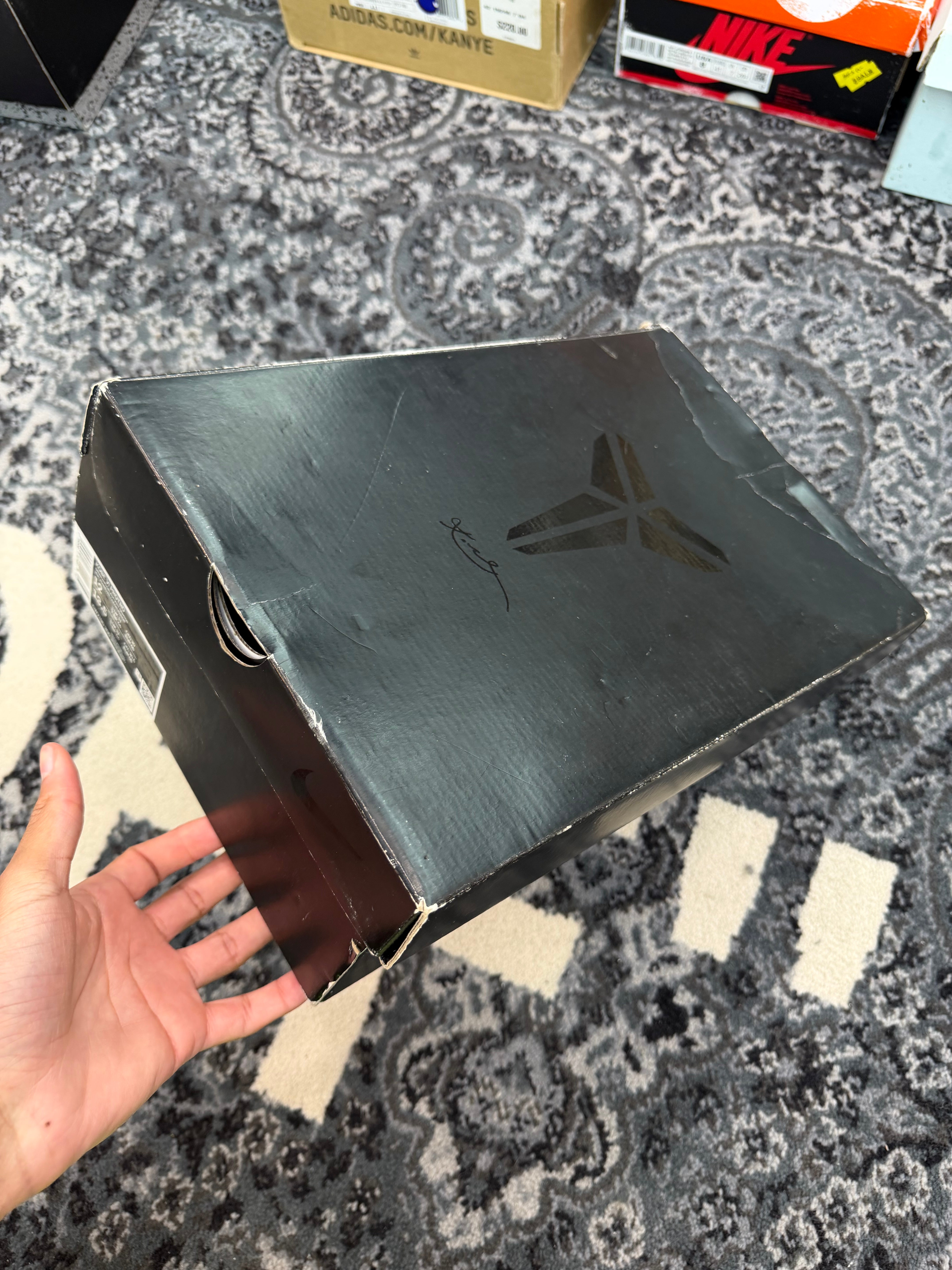 Nike Kobe 6 Protro “Grinch”