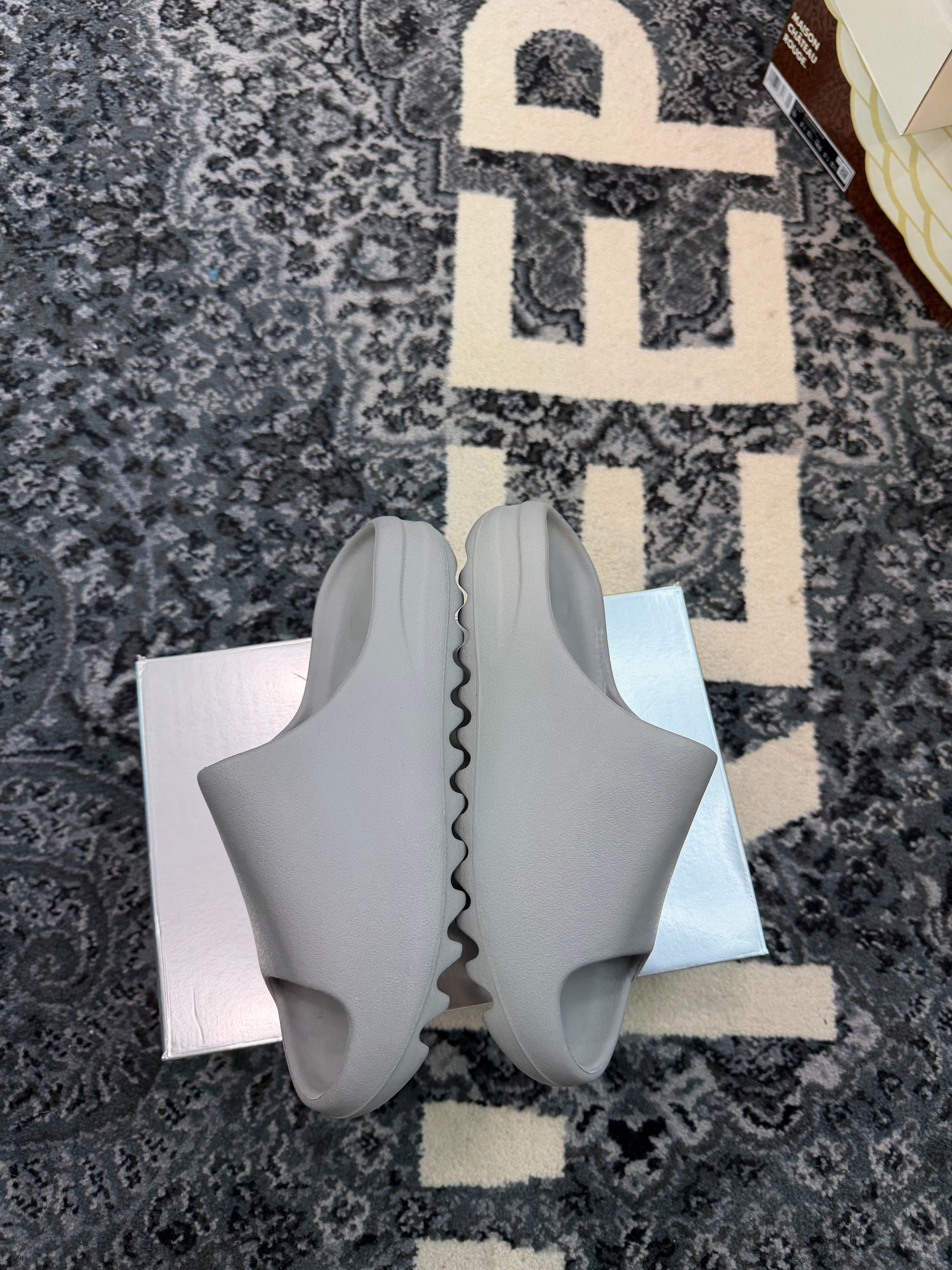 Yeezy Slide YS-01 “Grey”
