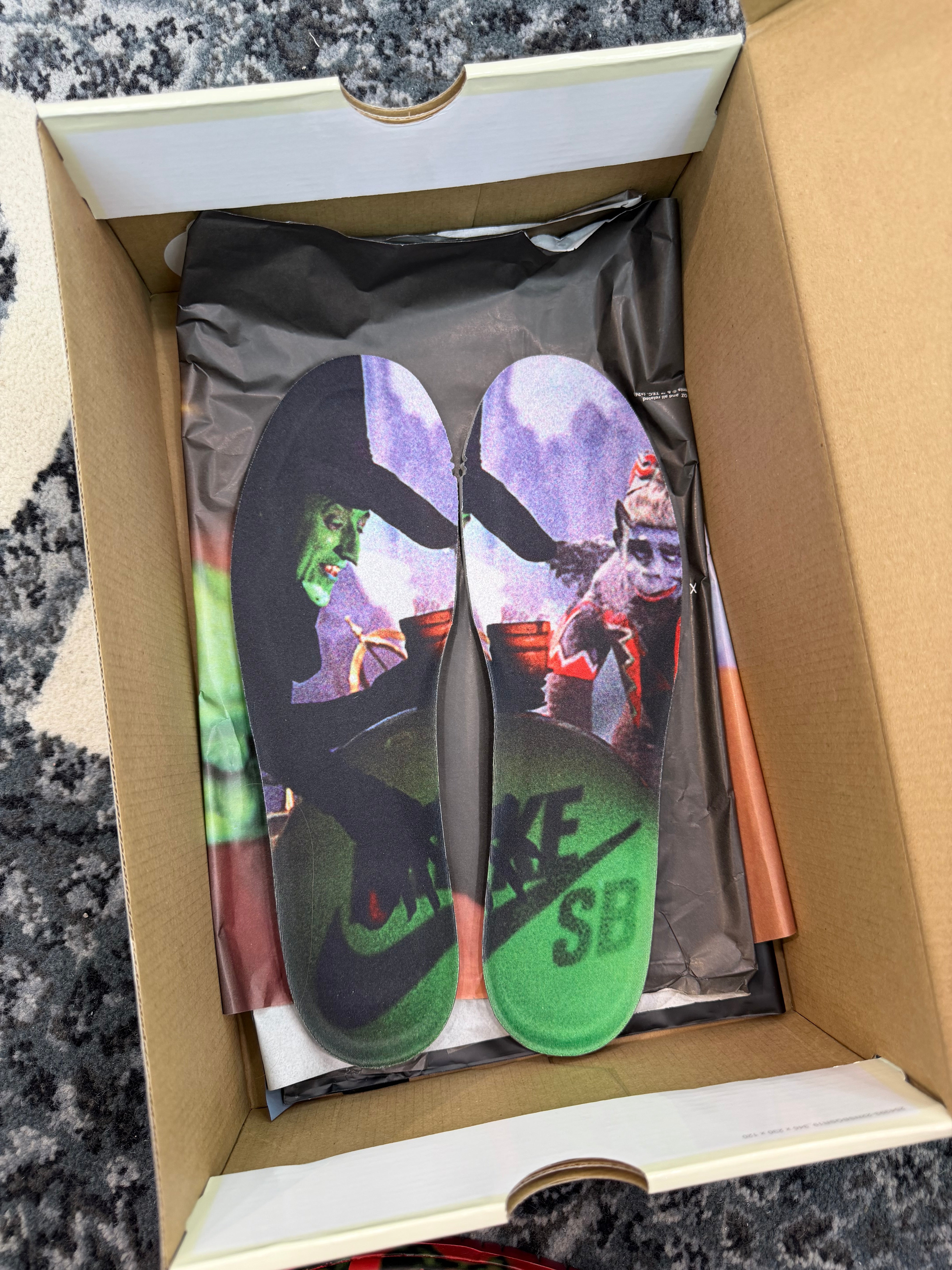 Nike SB Dunk Low “Wizard of Oz”