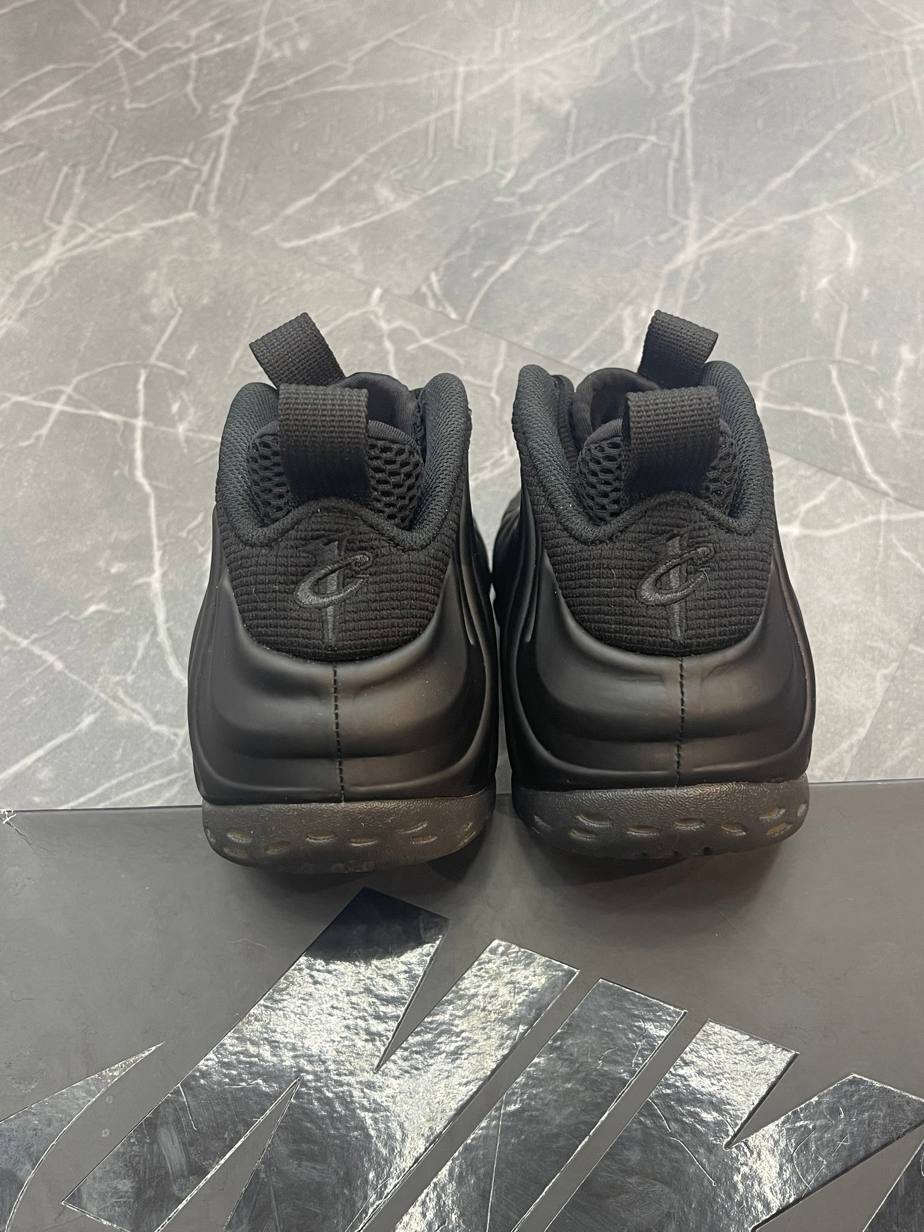 Nike Foamposite One “Anthracite”