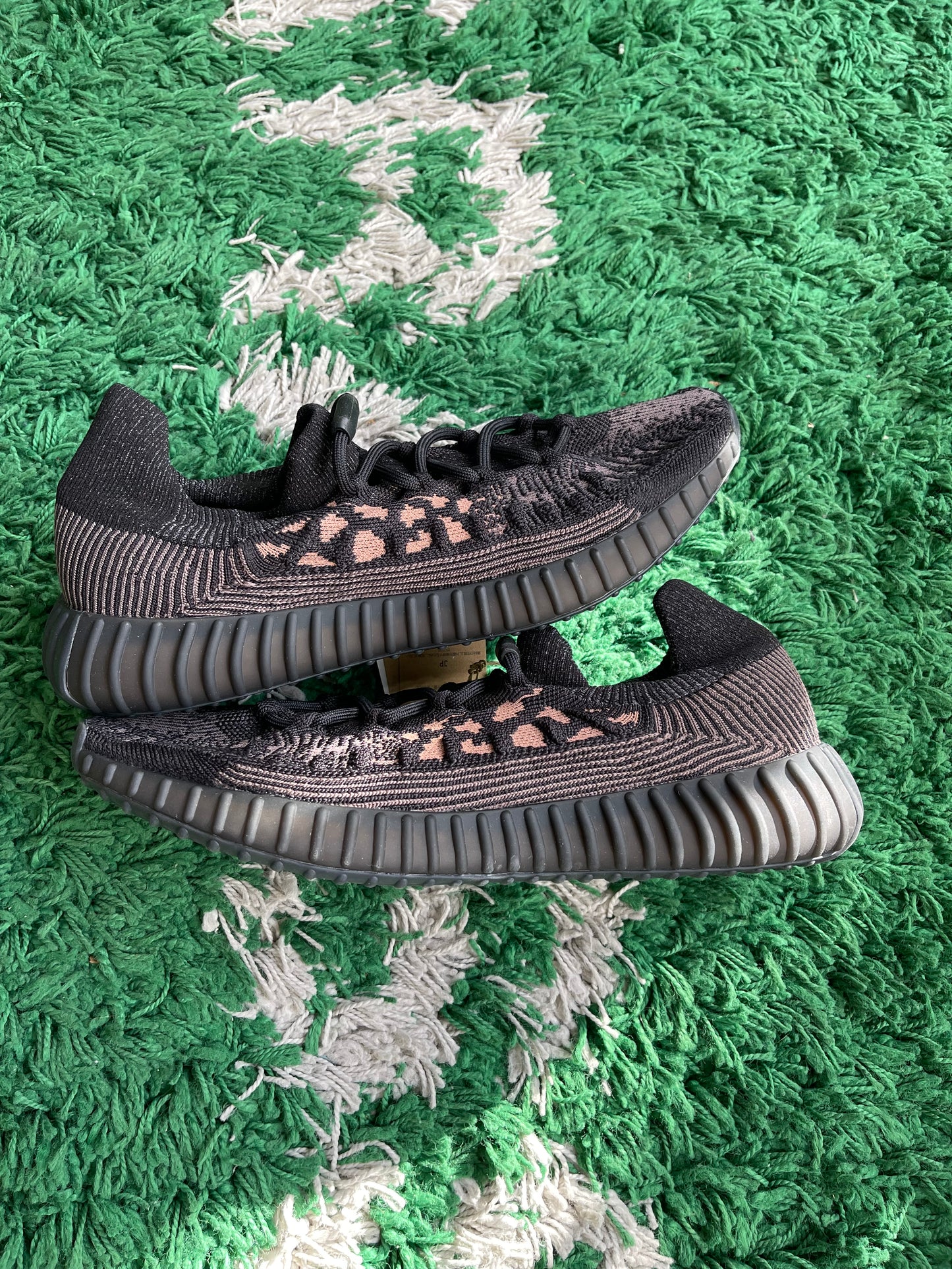 Yeezy 350 V2 CMPCT “Slate Carbon”