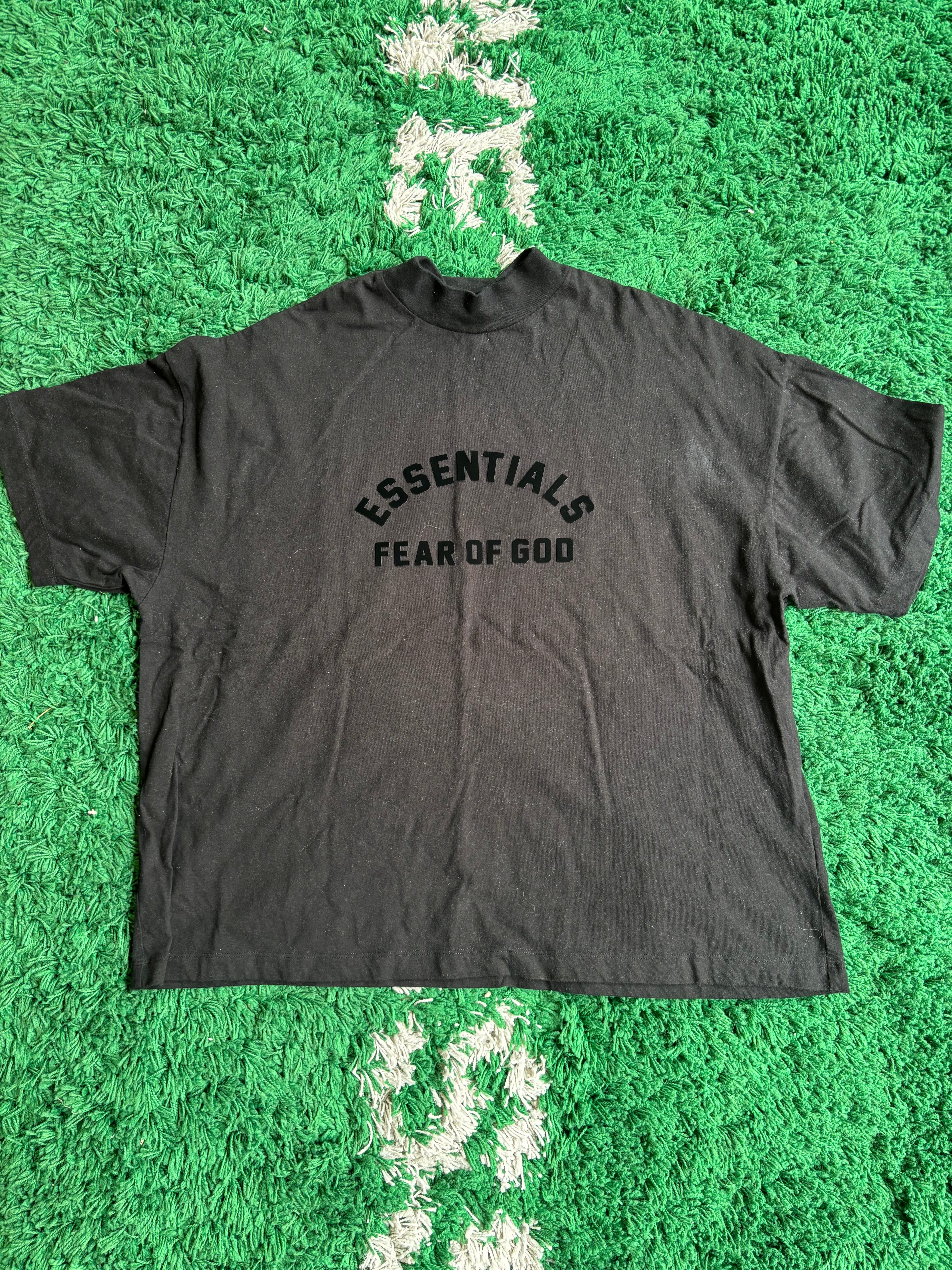 Essentials Arch Logo Tee “Black”