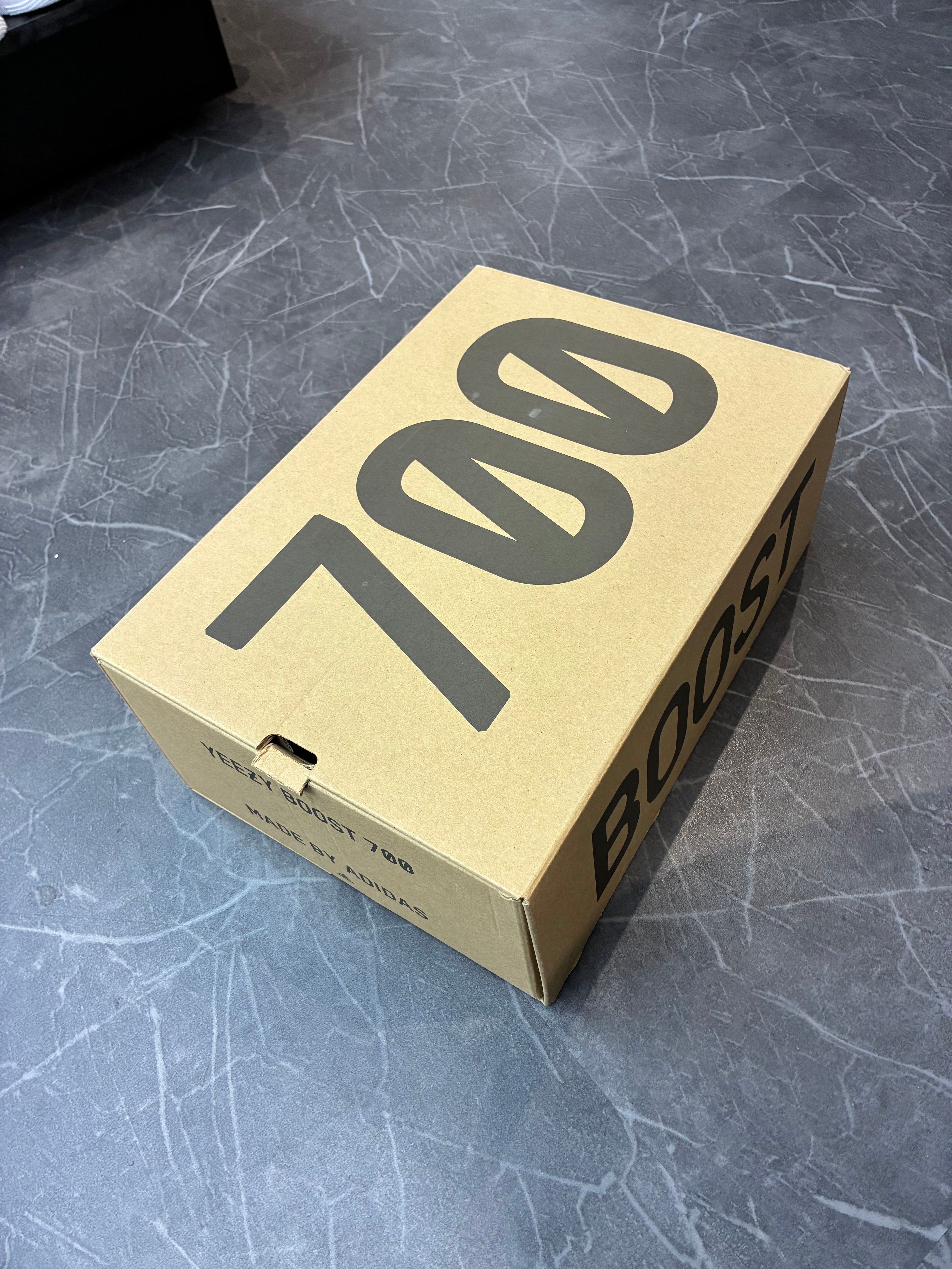 Yeezy 700 “Analog”
