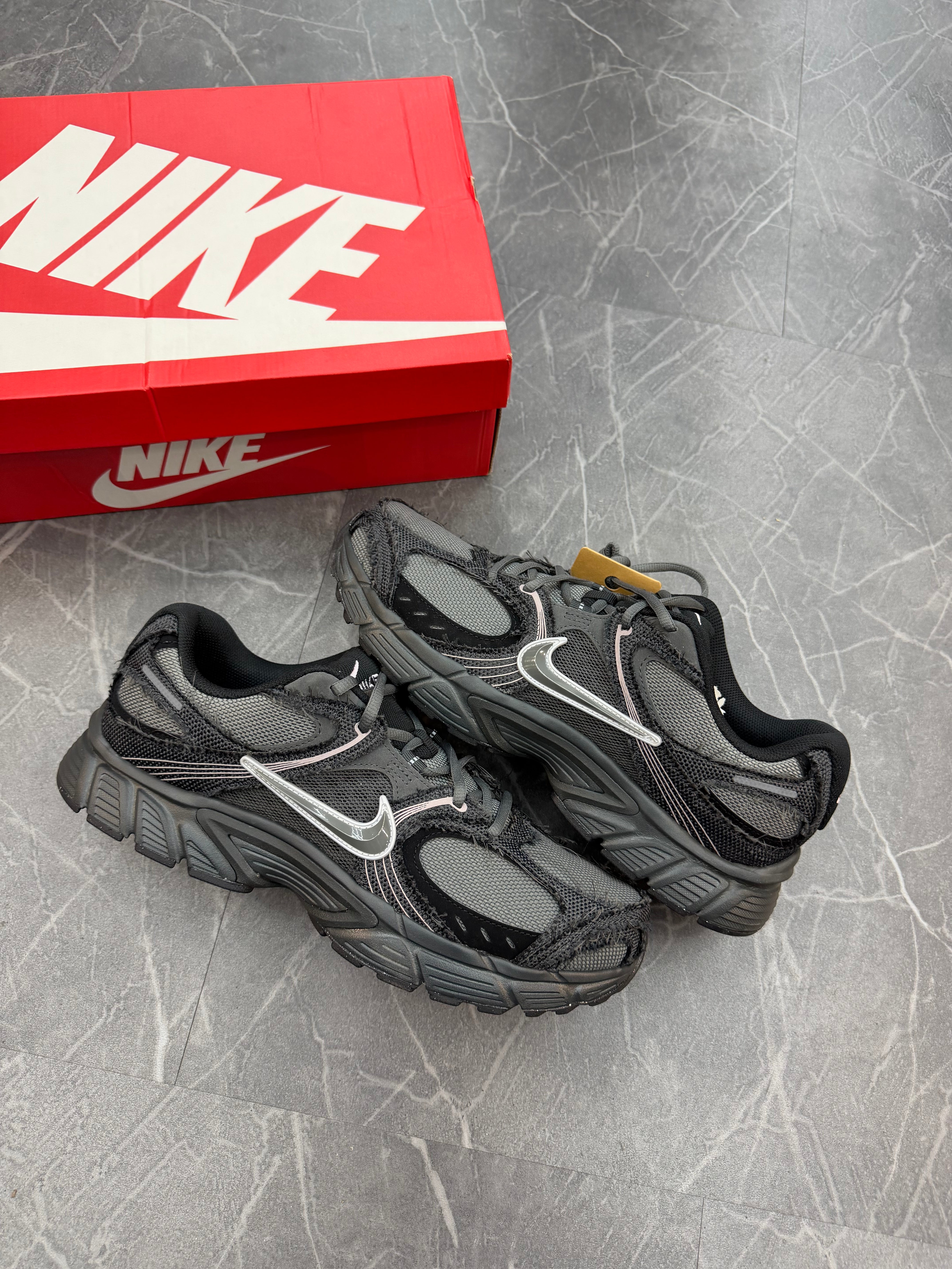Nike V5 RNR “Anthracite Violet Ore”