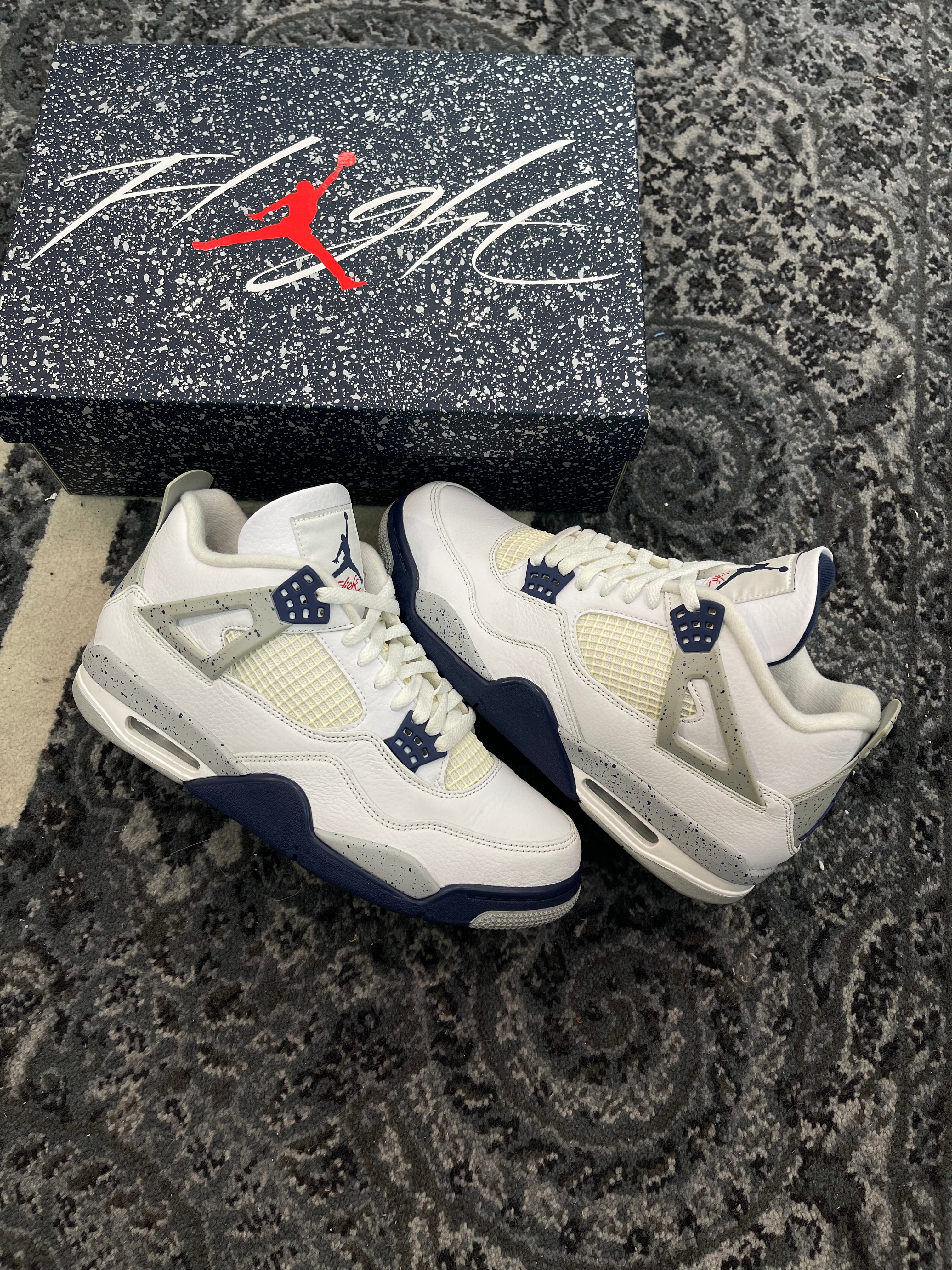 Jordan 4 “Midnight Navy”