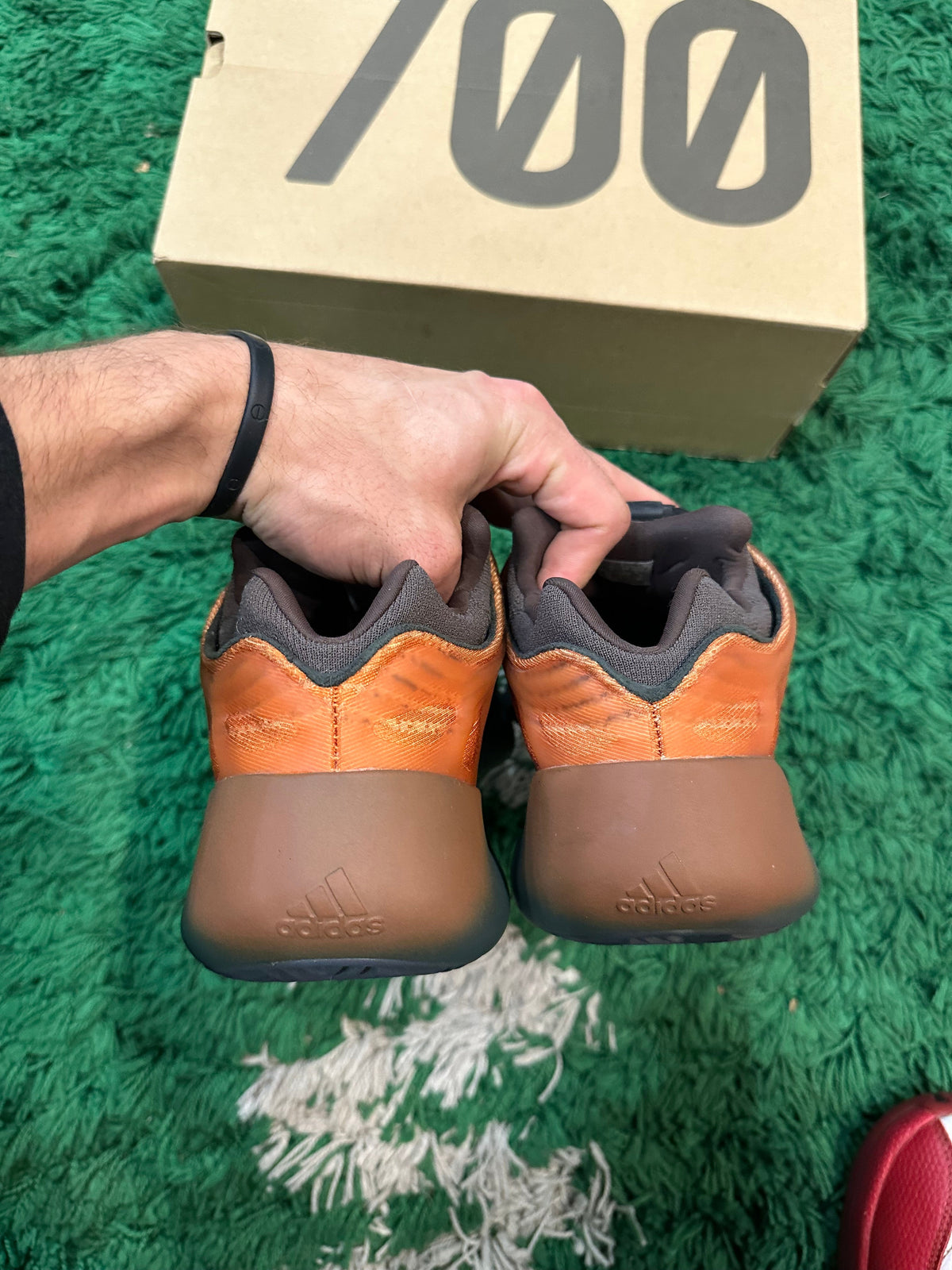 adidas Yeezy 700 V3 “Copper Fade” (Size 9) (Lightly Worn) - Image 4