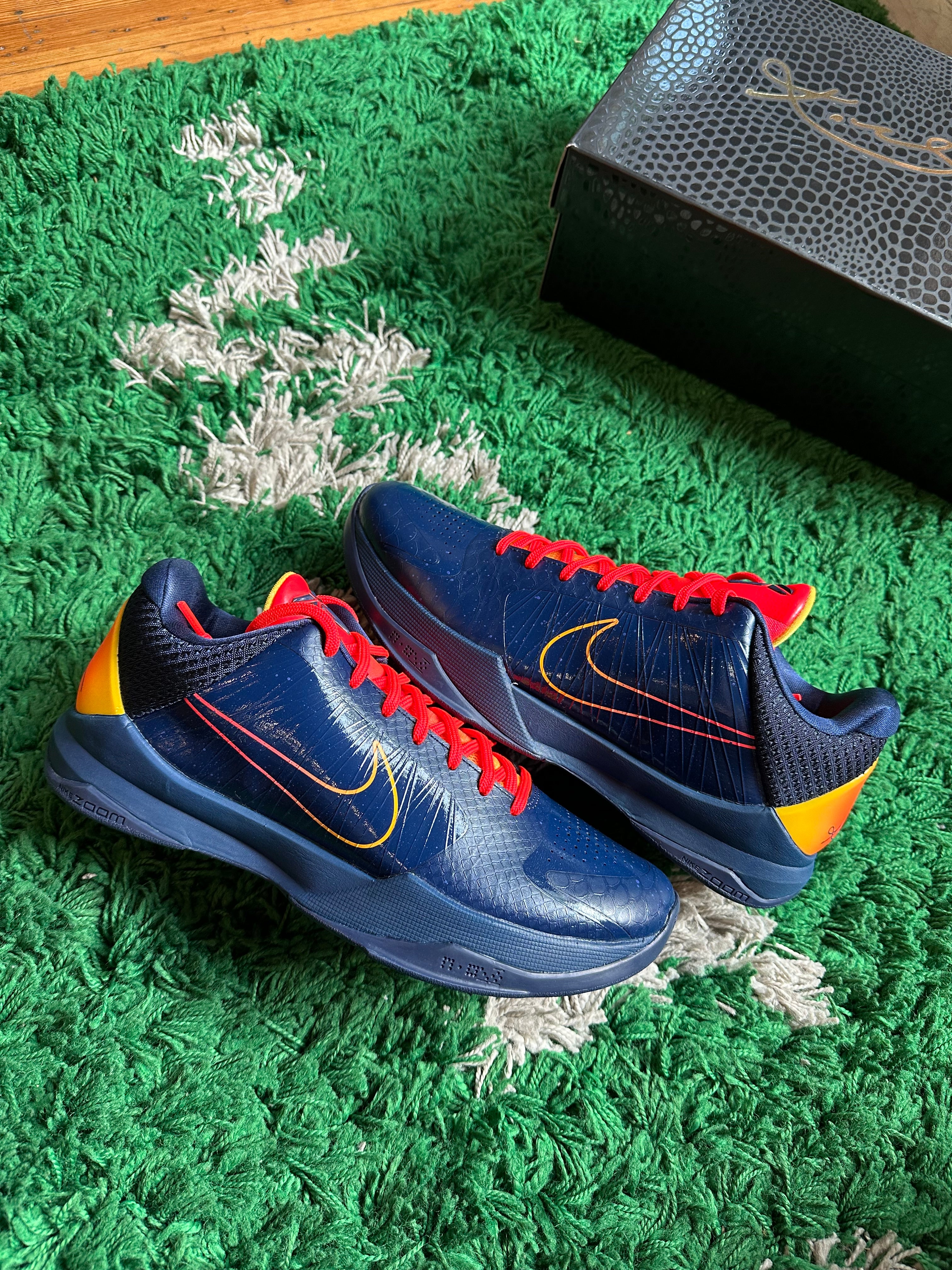 Kobe 5 Protro “Caitlin Clark Indiana Fever”