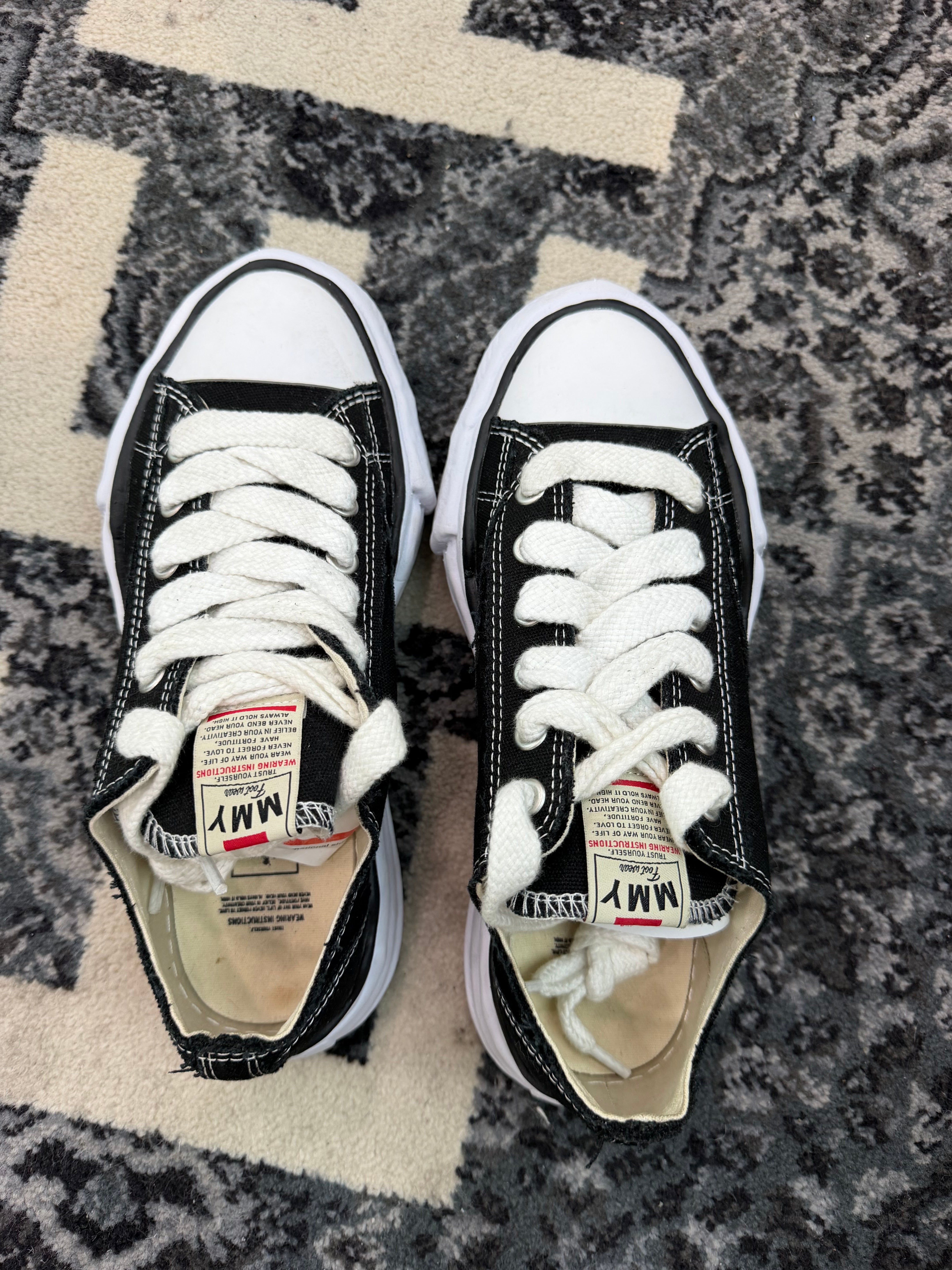 Maison Mihara Sneakers Low “Black”