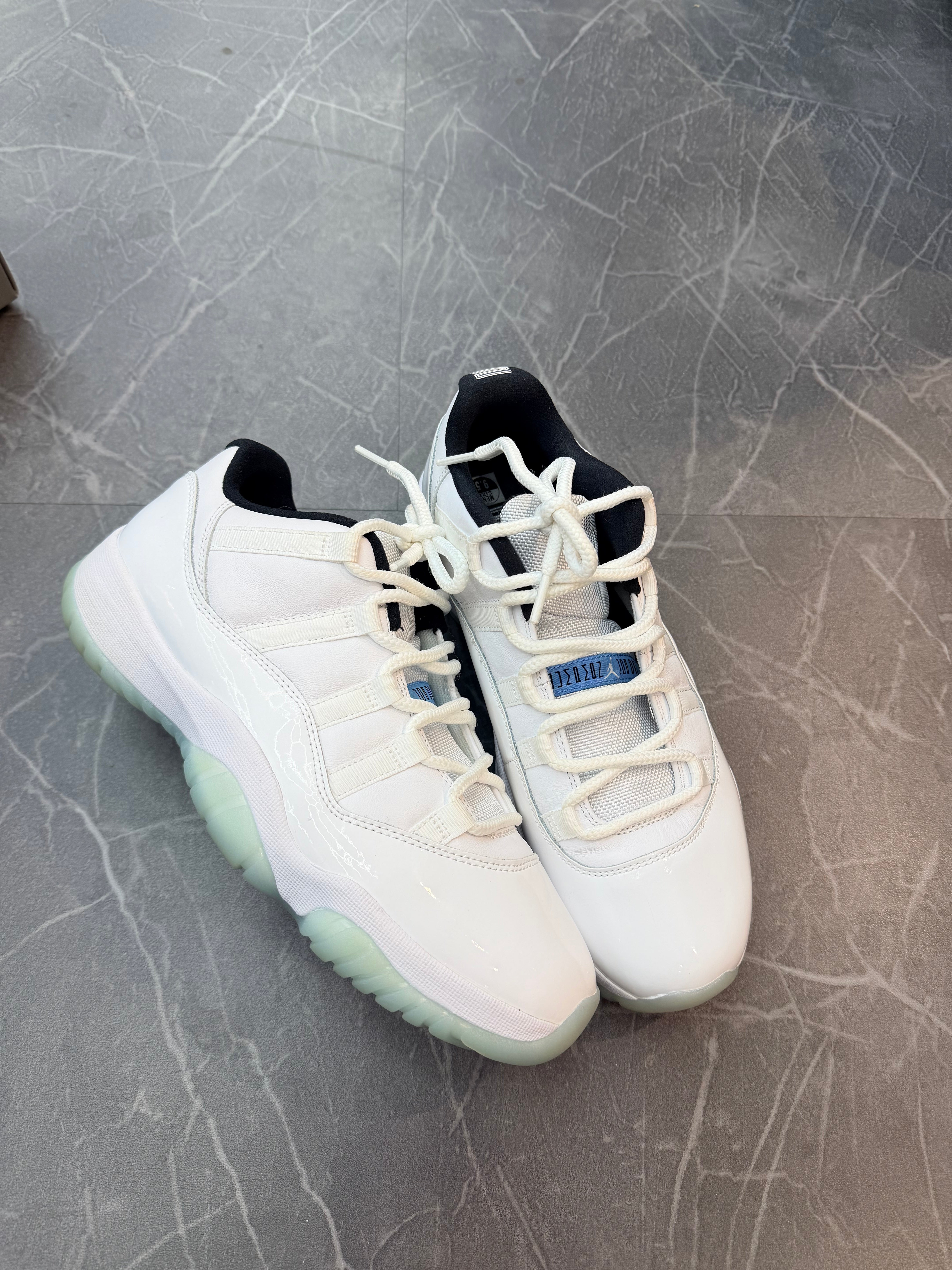 Jordan 11 Low “Legend Blue”