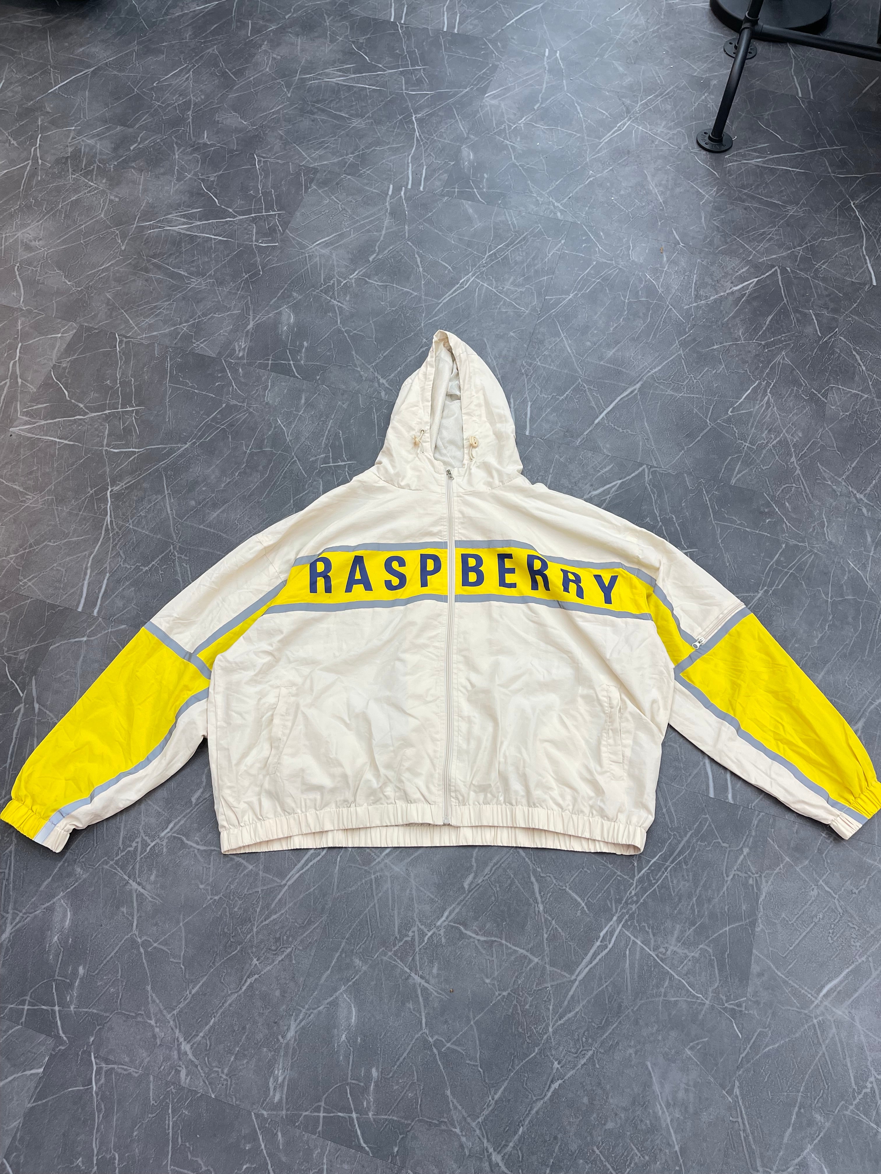 GV Gallery Raspberry Hills Windbreaker Cream