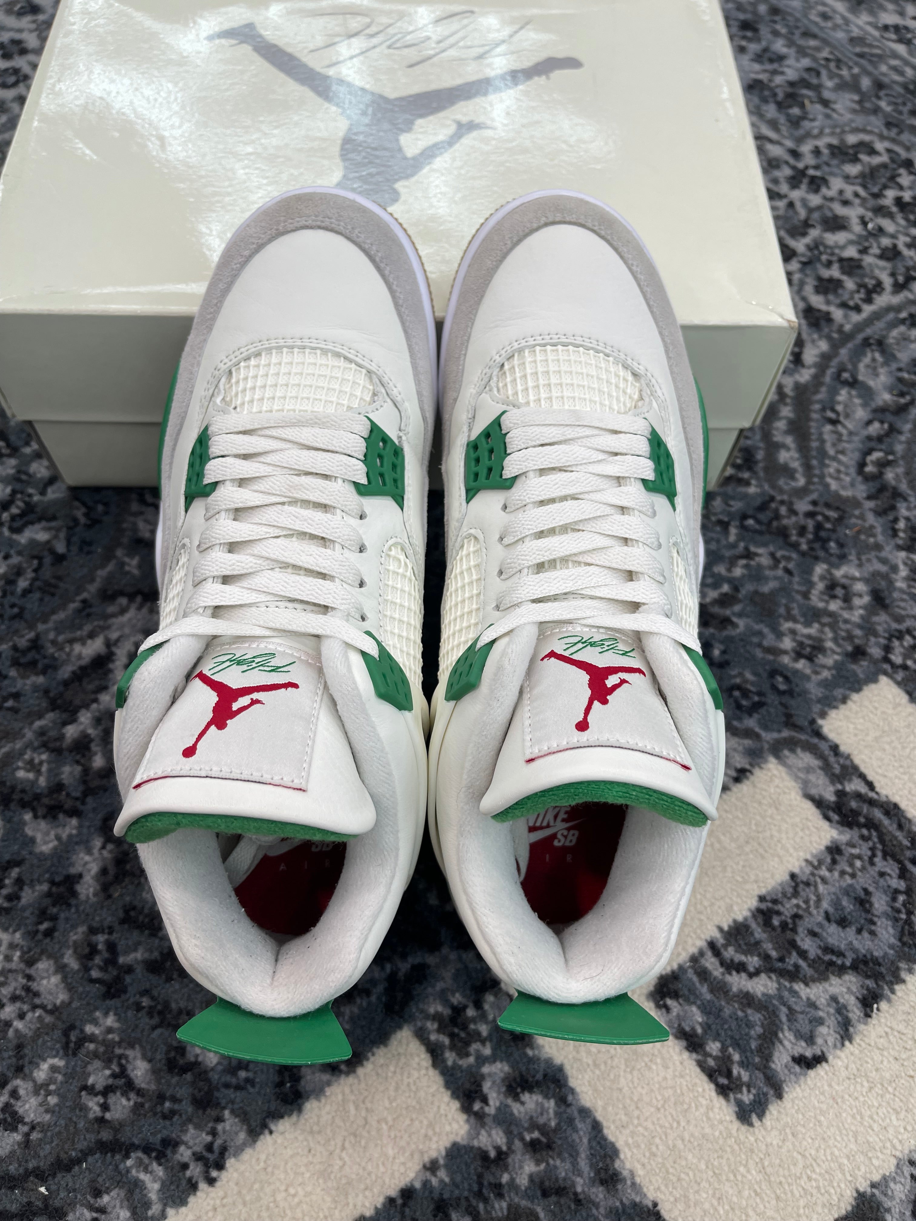 Jordan 4 SB “Pine Green”