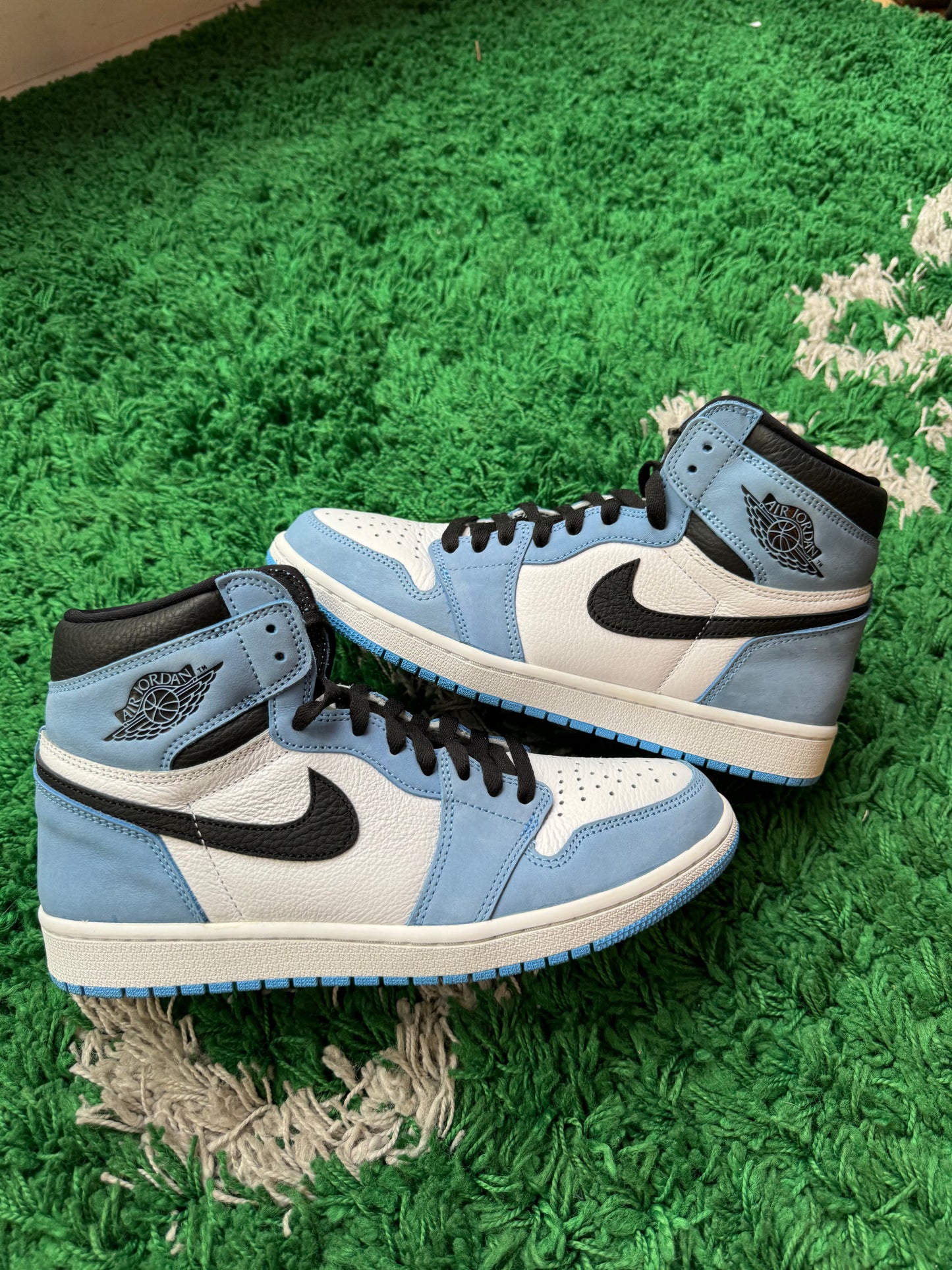 Jordan 1 High “University Blue”