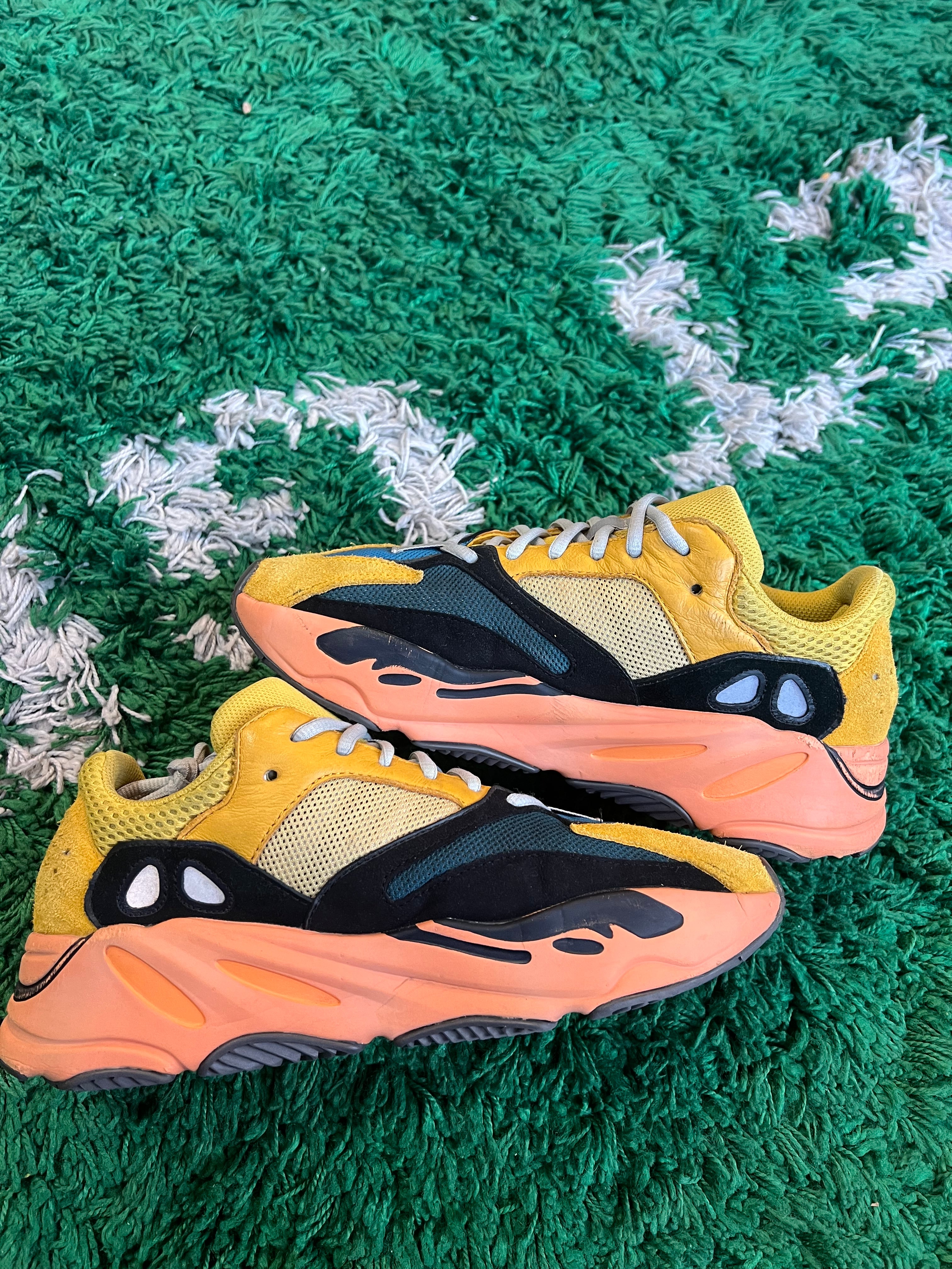 Yeezy 700 “Sun”