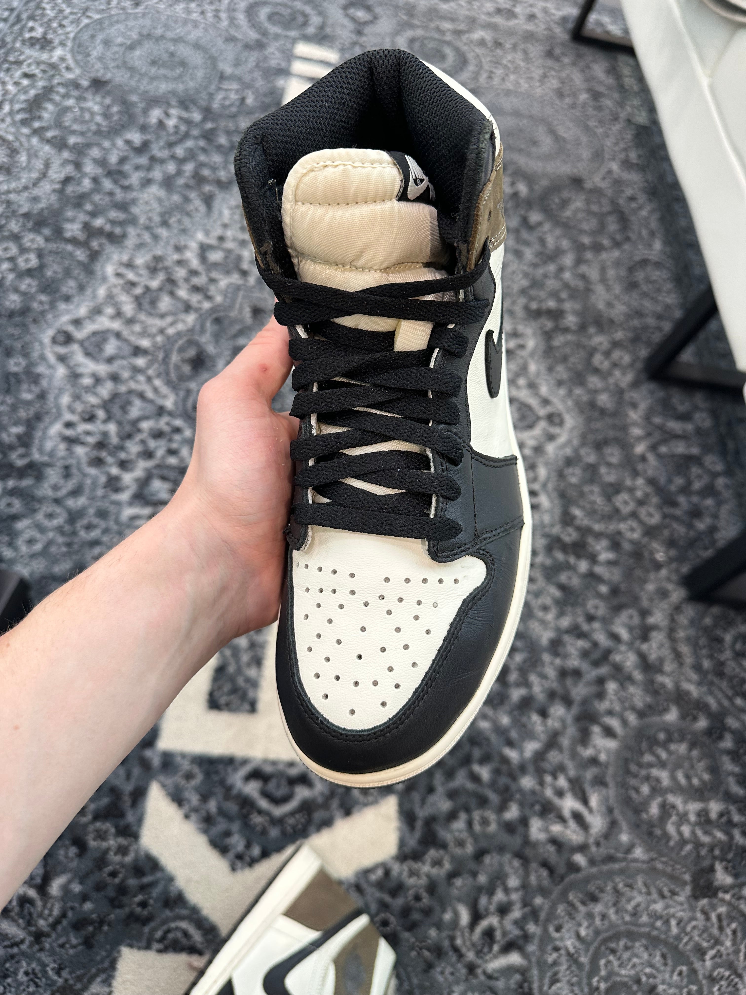 Jordan 1 High “Mocha”