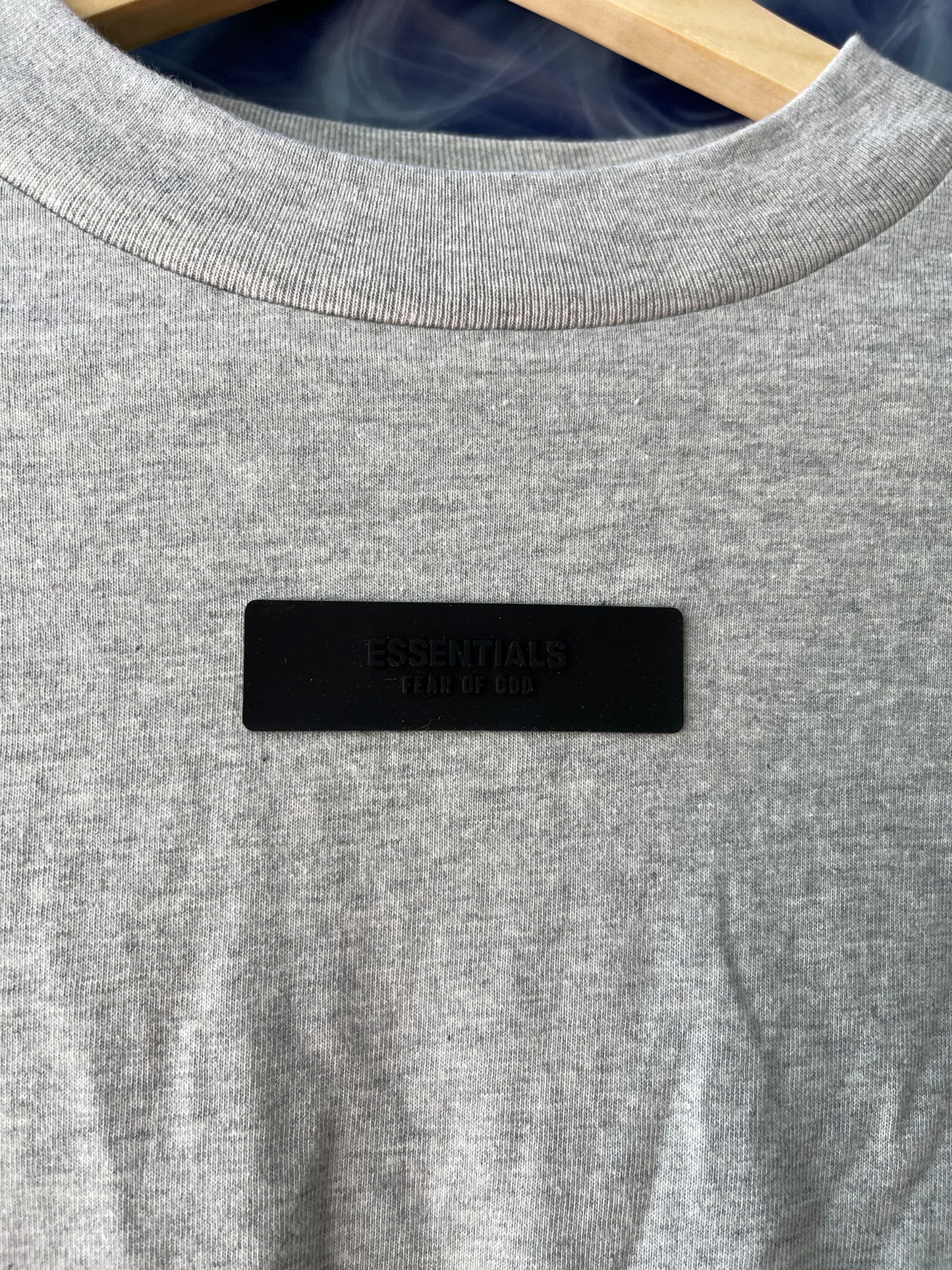 Essentials Tee “Front Plaque Grey”