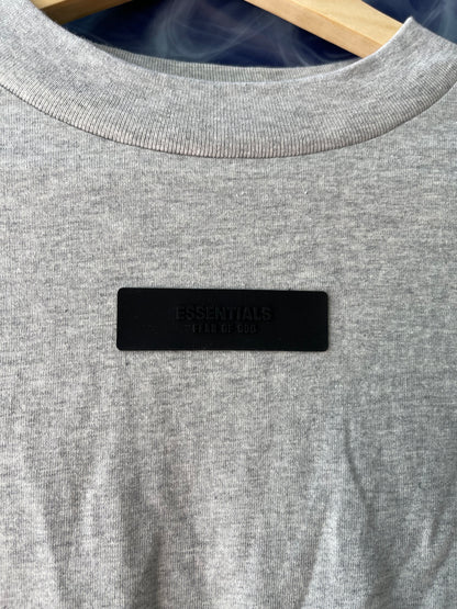 Essentials Tee “Front Plaque Grey”
