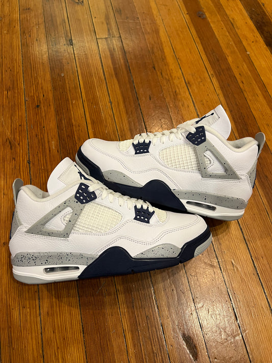 Jordan 4 “Midnight Navy”