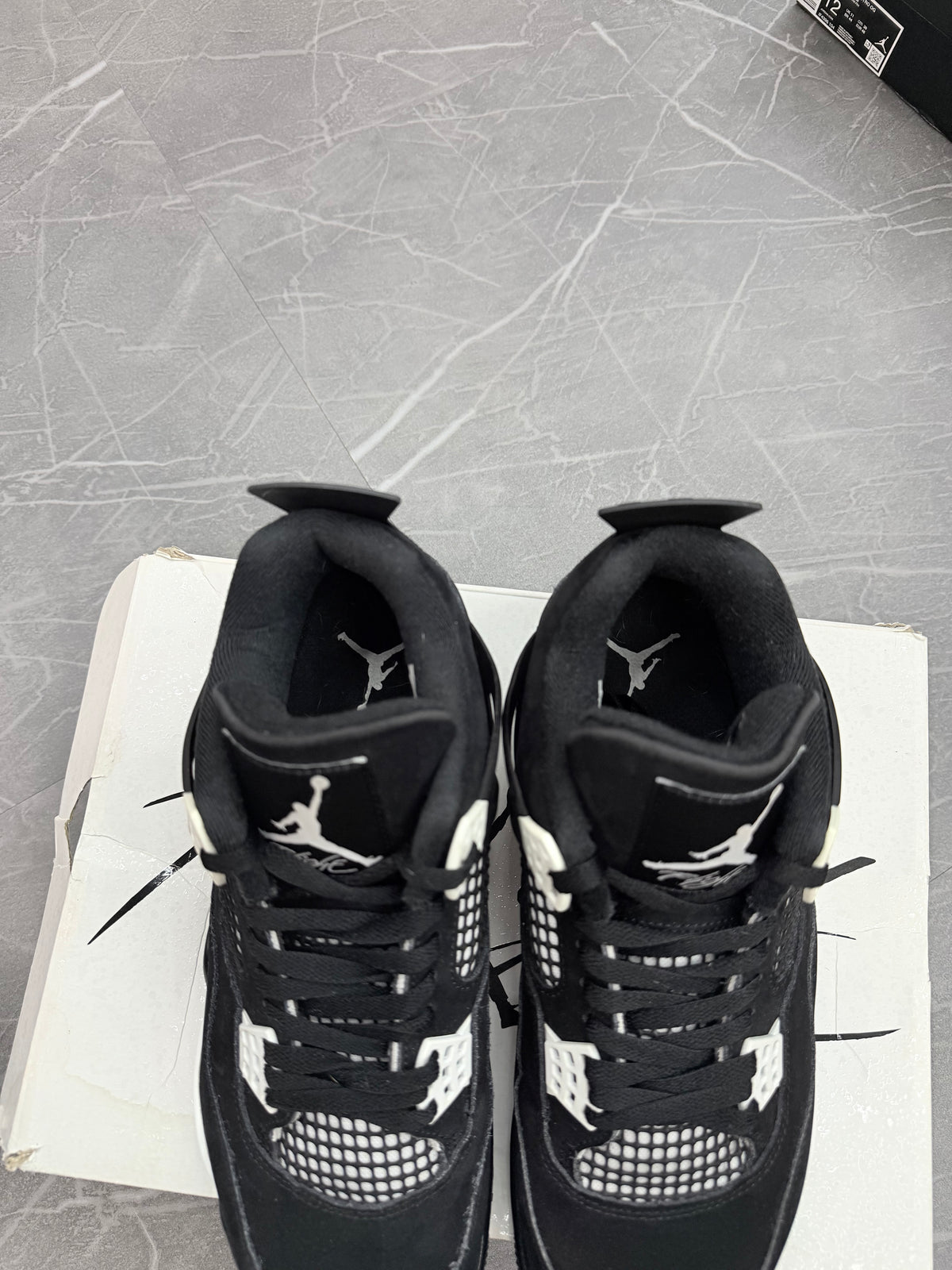 Jordan 4 White Thunder