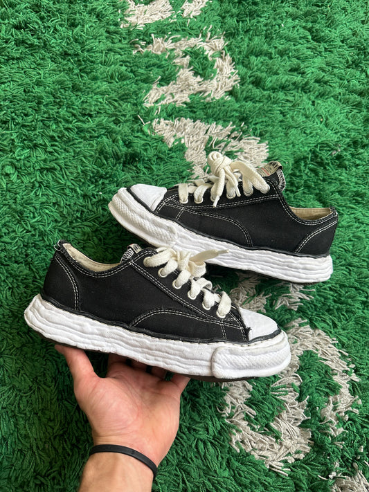 Maison Mihara Low Top “Black”