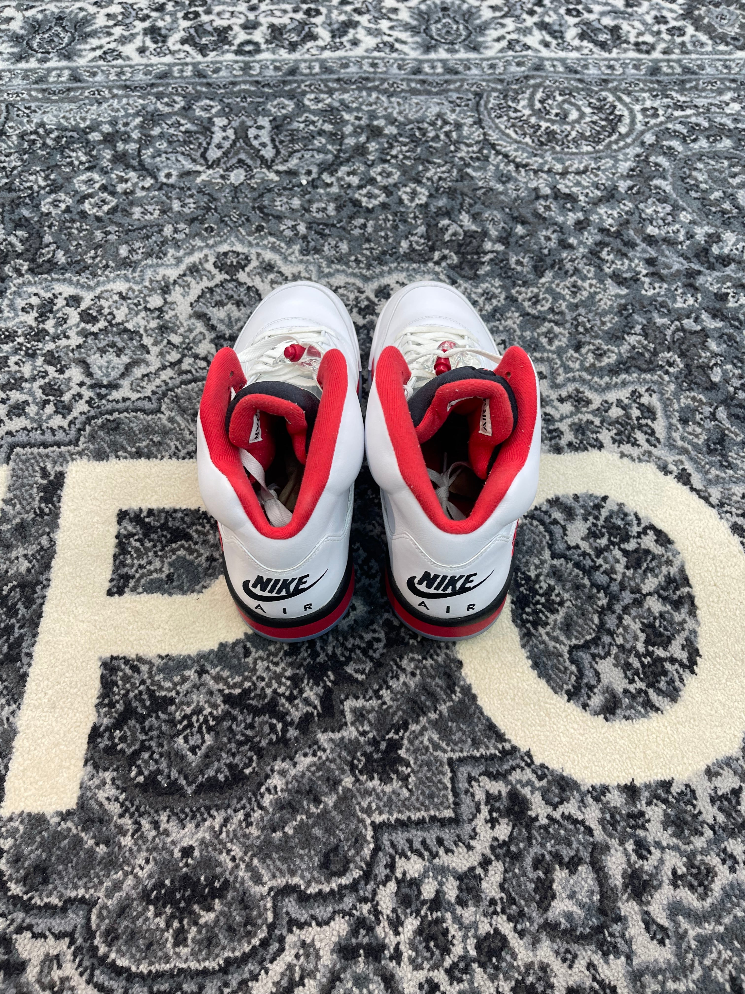 Jordan 5 “Fire Red Black Tongue(2025)”