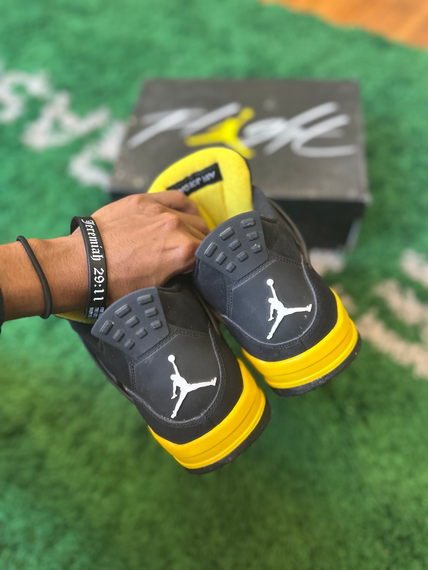 Jordan 4 “Thunder”