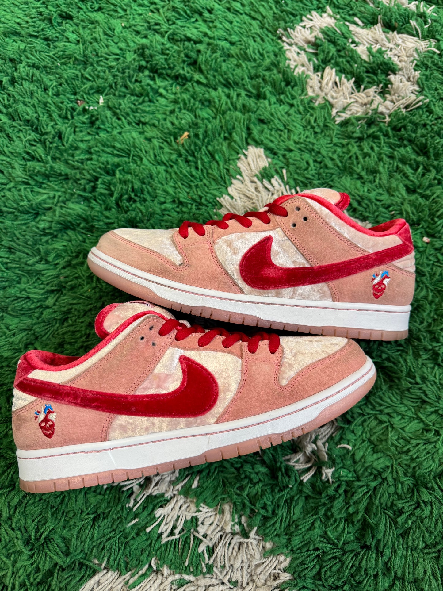 Nike Dunk Low SB “Strange Love”