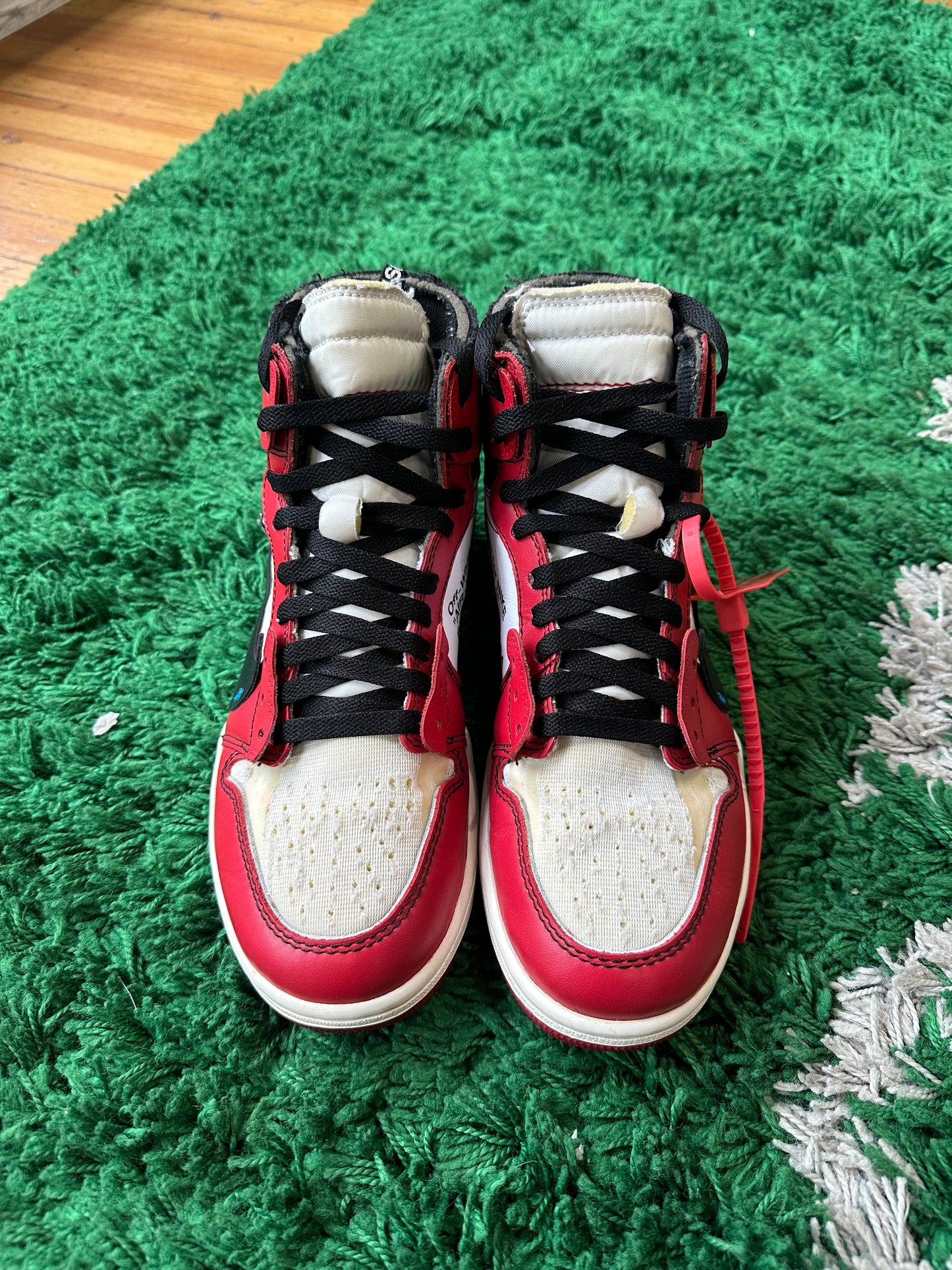 Off-White Jordan 1 High “Chicago”