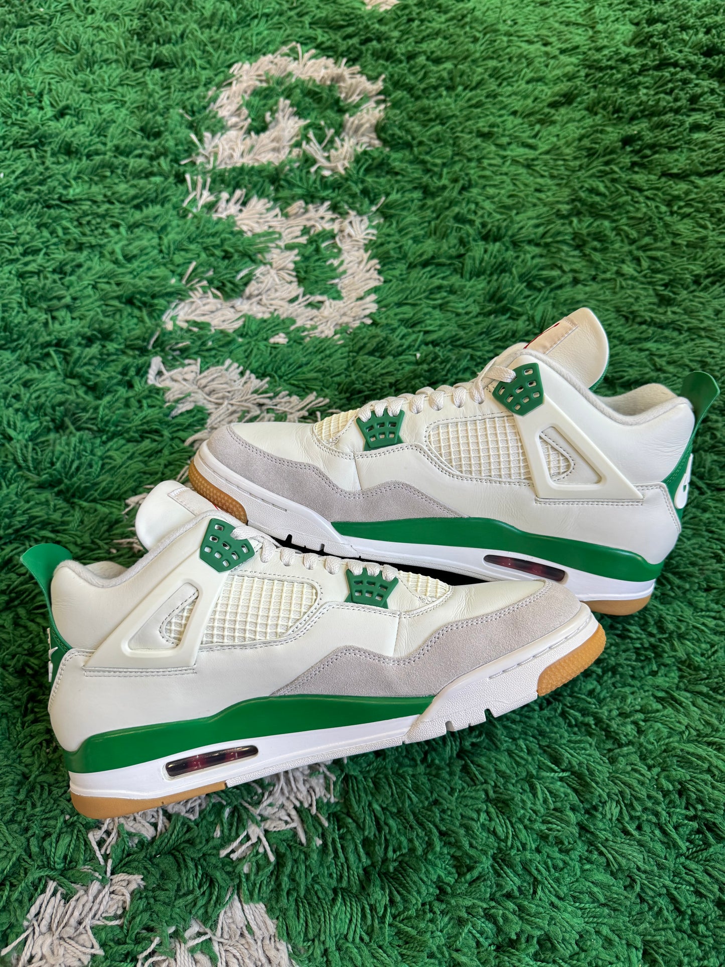 Jordan 4 SB “Pine”