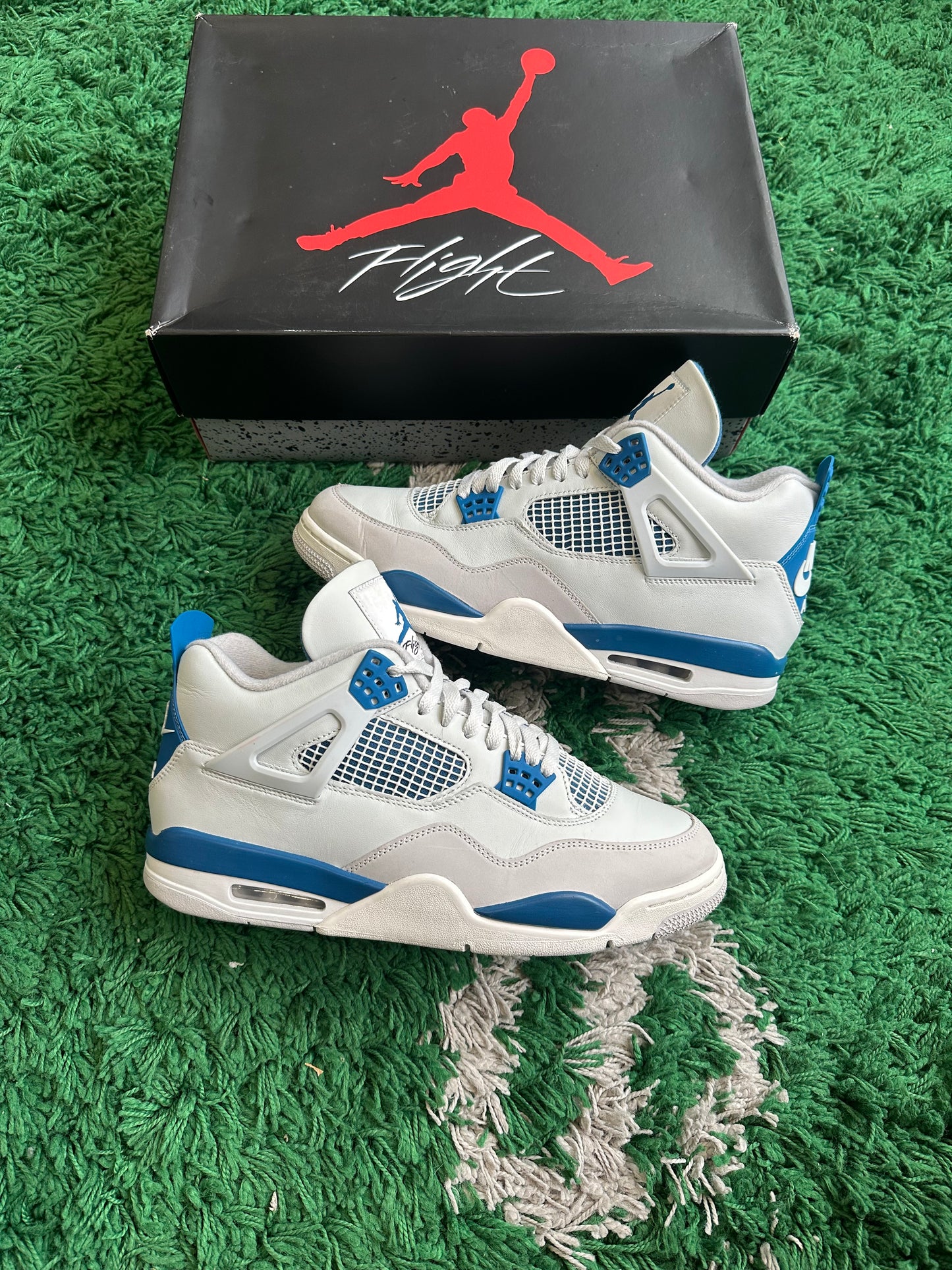 Jordan 4 “Military Blue”