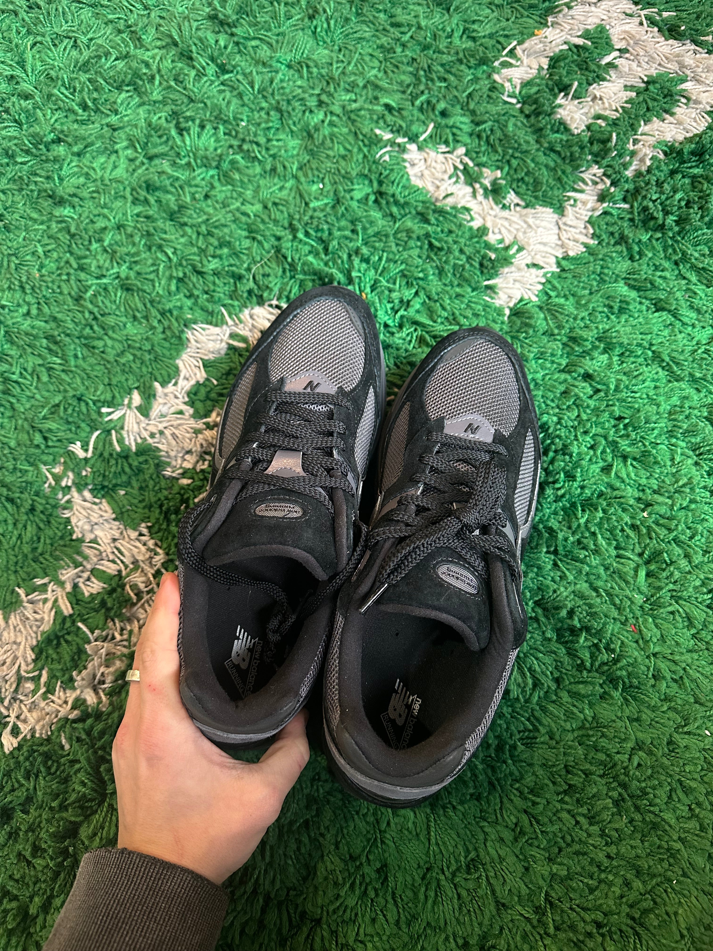 New Balance 2002R “Black Dark Grey”