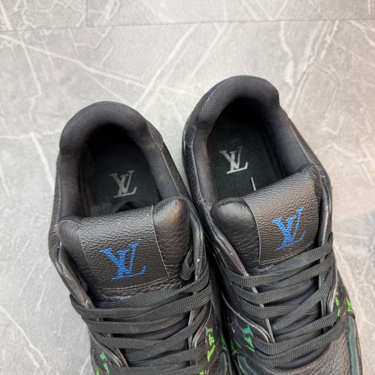 Louis Vuitton Lv Trainer Monogramm Black Multi - side