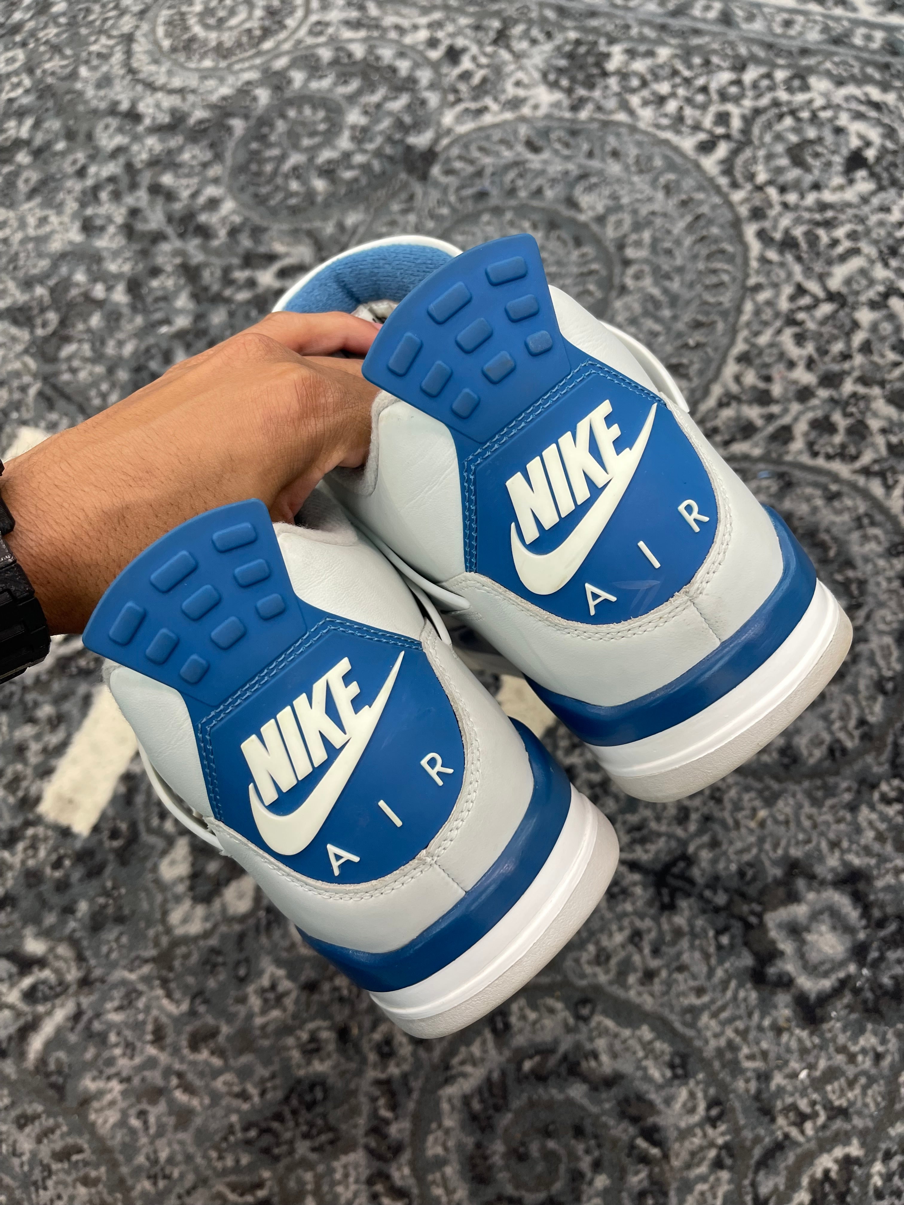 Jordan 4 “Military Blue”
