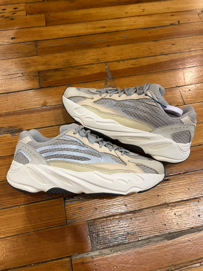 Yeezy 700 “Cream”