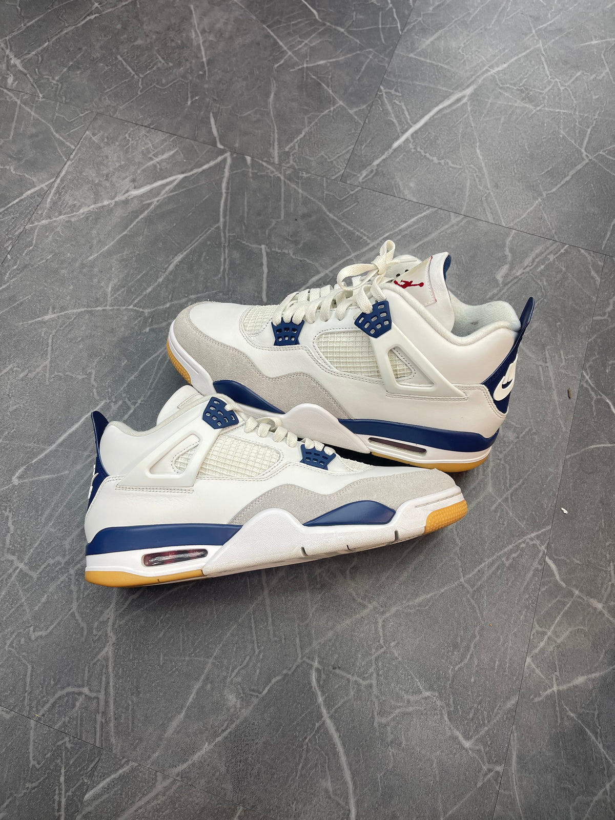 Jordan 4 SB “Navy”