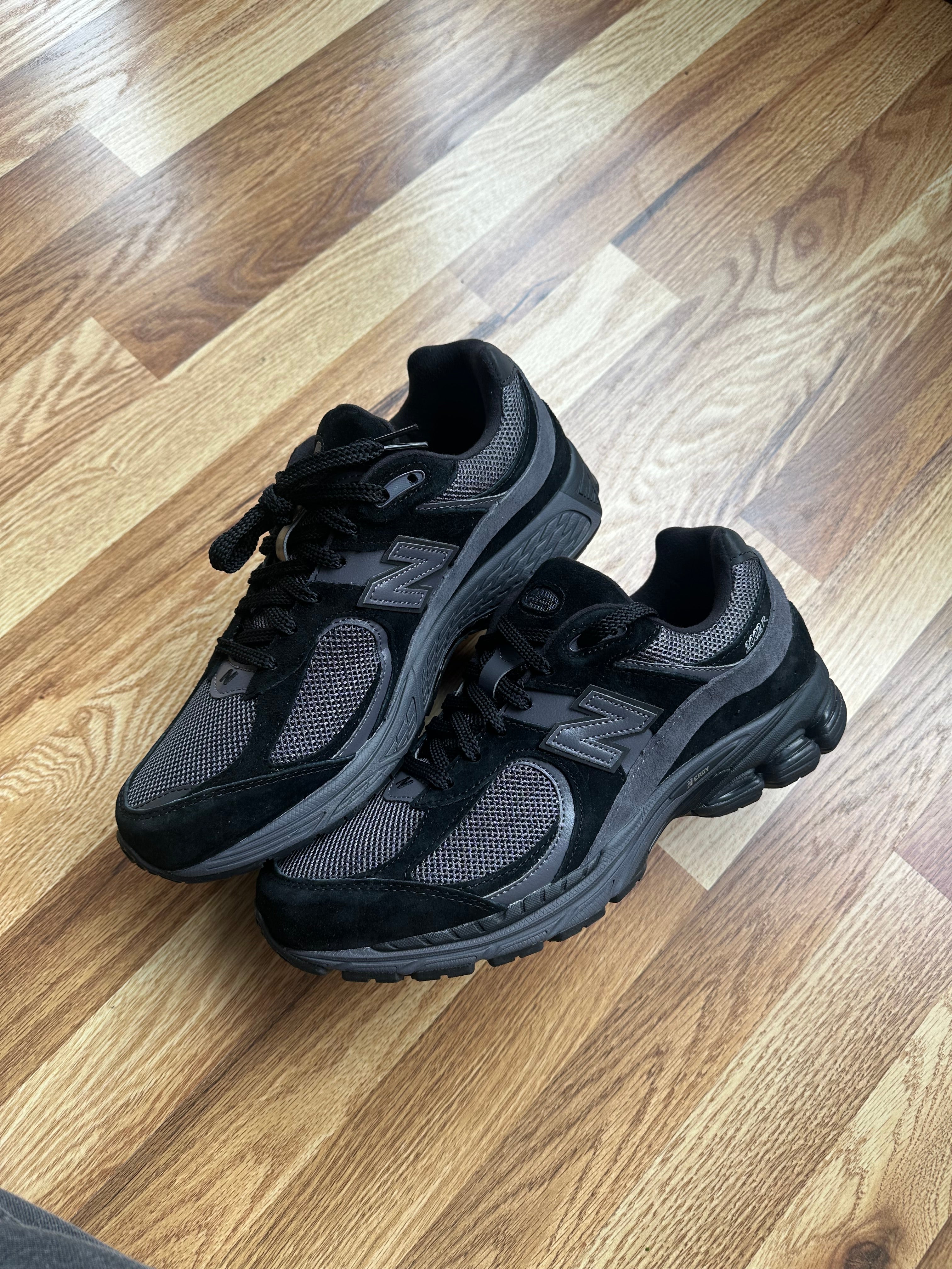 New Balance 2002R “Black Dark Grey”